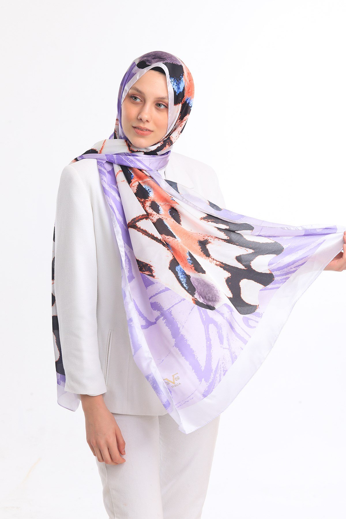 DORA SATEN SERİ ŞALKelebek Desen Dora Saten Seri Şal Askısı İle Birlikte 75x200 cm