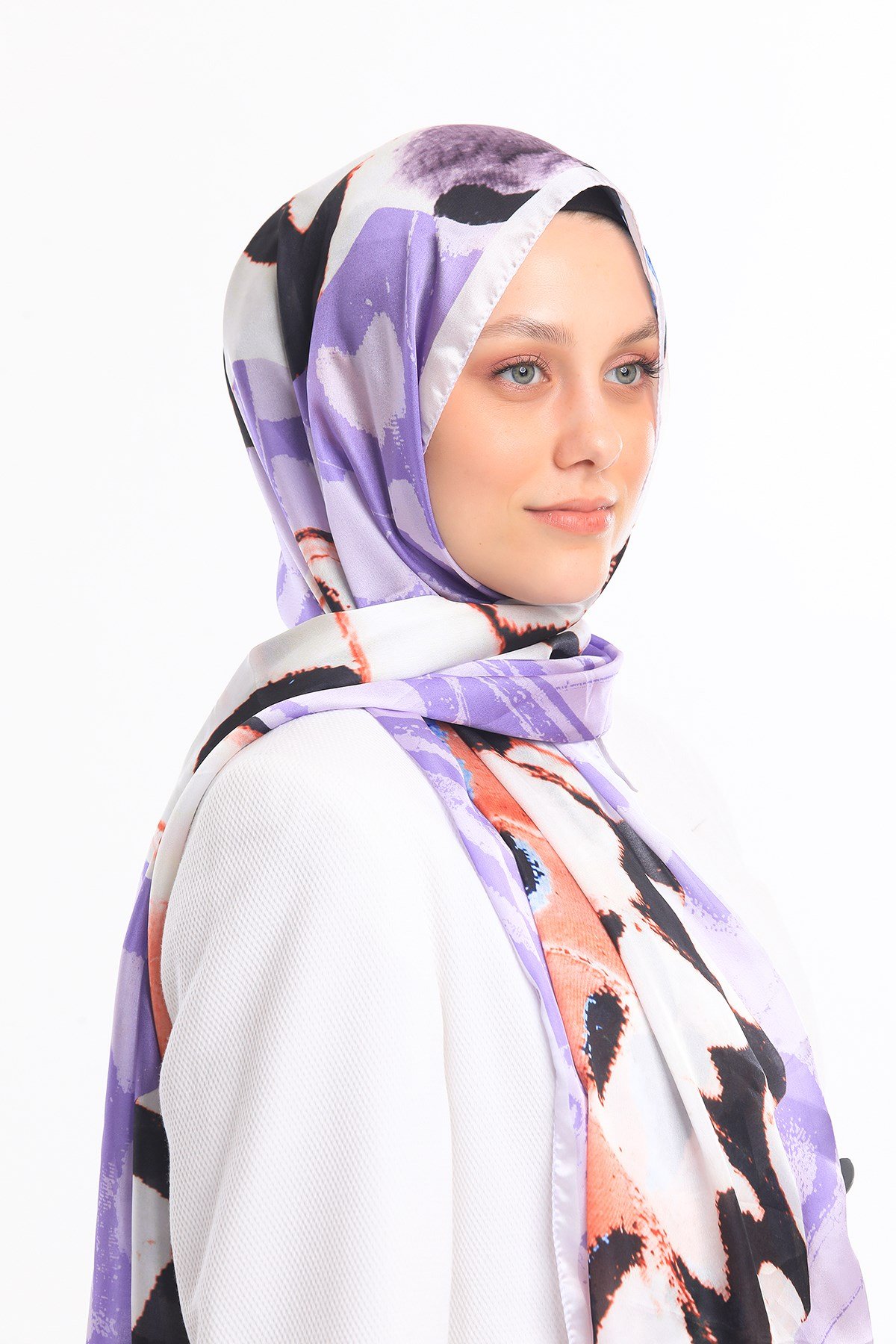 DORA SATEN SERİ ŞALKelebek Desen Dora Saten Seri Şal Askısı İle Birlikte 75x200 cm