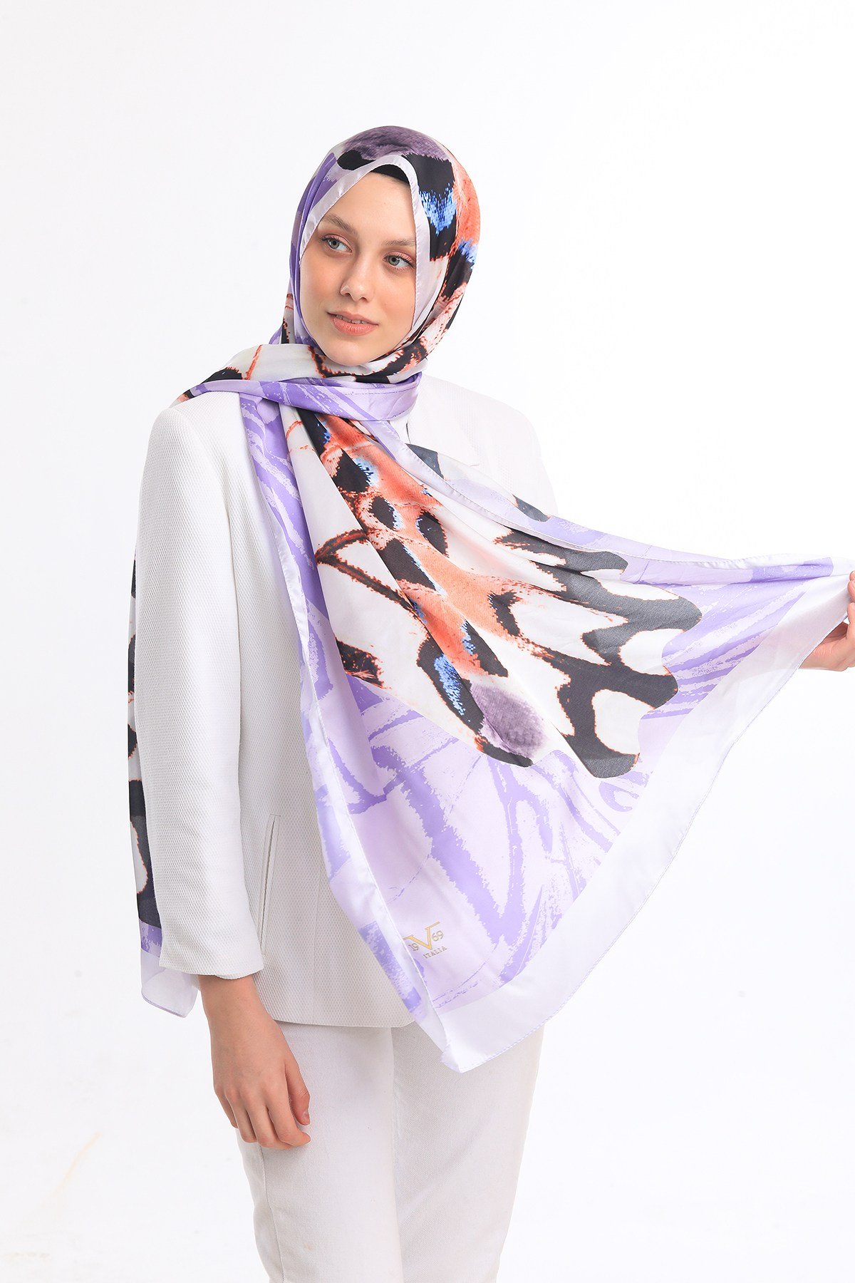 DORA SATEN SERİ ŞALKelebek Desen Dora Saten Seri Şal Askısı İle Birlikte 75x200 cm