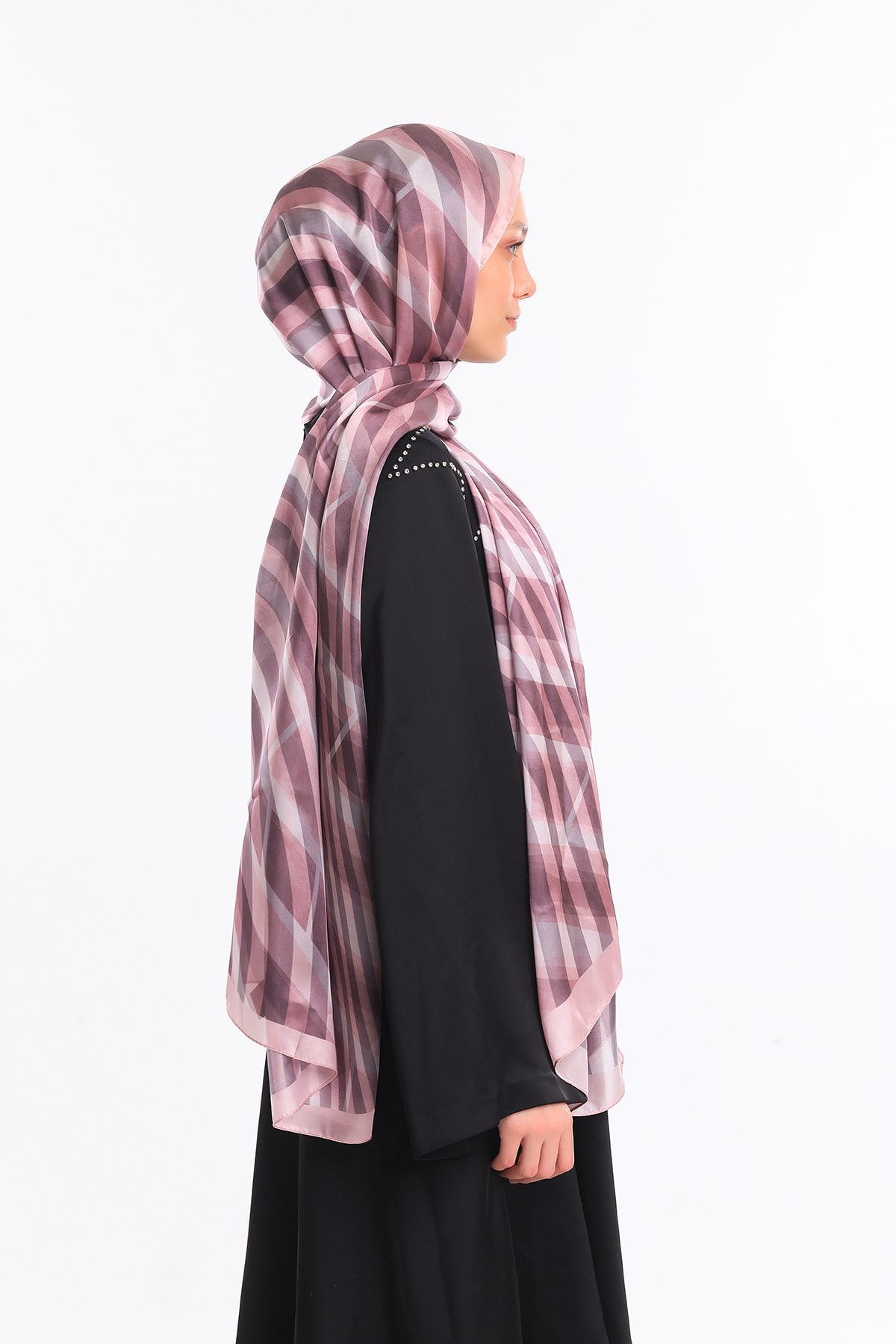 DORA SATEN SERİ ŞALGeometrik Desen Dora Saten Seri Şal Askısı İle Birlikte 75x200