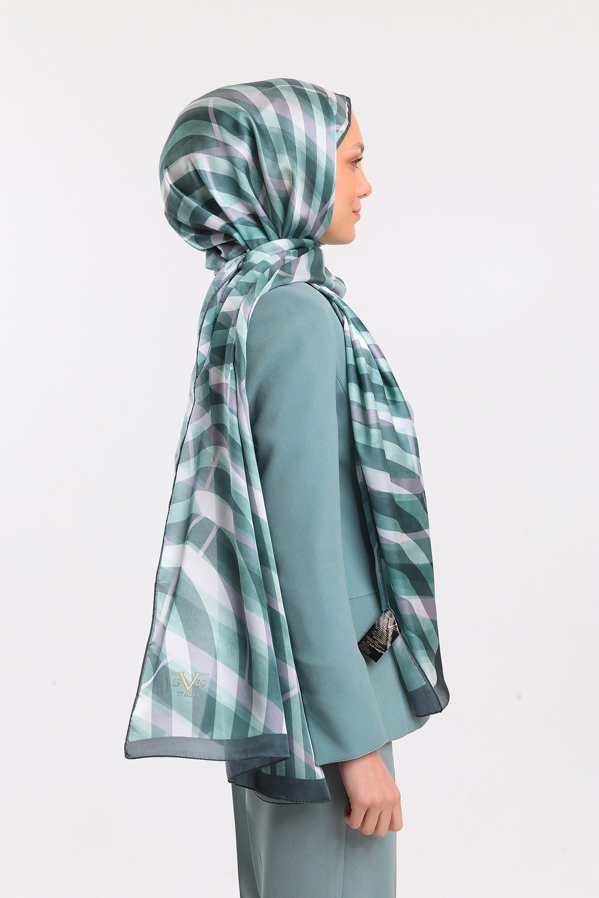 DORA SATEN SERİ ŞALGeometrik Desen Dora Saten Seri Şal Askısı İle Birlikte 75x200