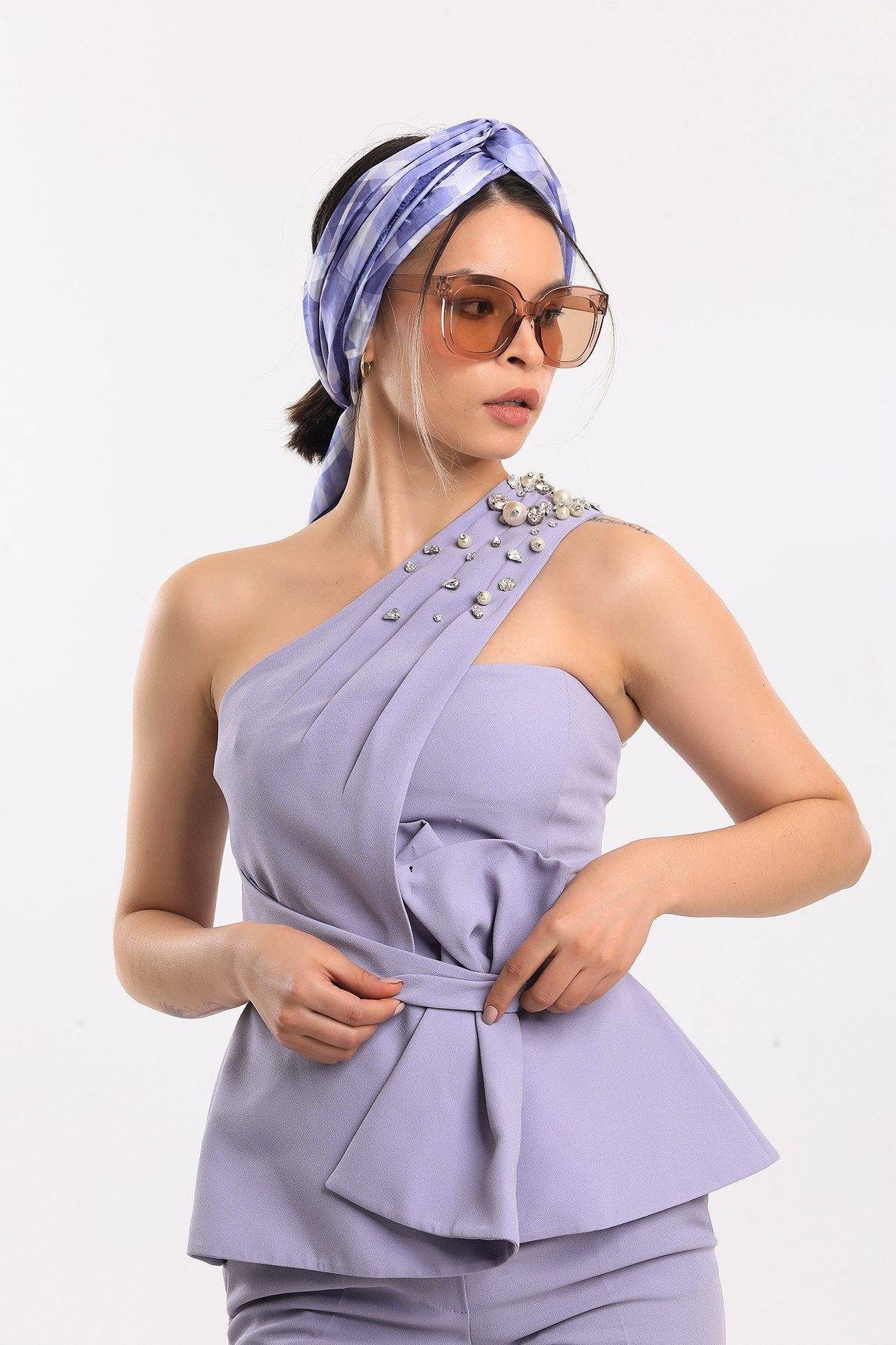 DORA SATEN SERİ ŞALGeometrik Desen Dora Saten Seri Şal Askısı İle Birlikte 75x200