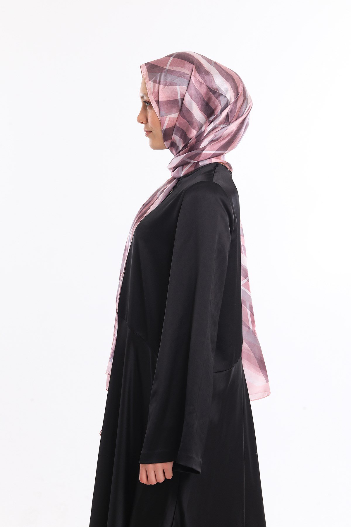 DORA SATEN SERİ ŞALGeometrik Desen Dora Saten Seri Şal Askısı İle Birlikte 75x200