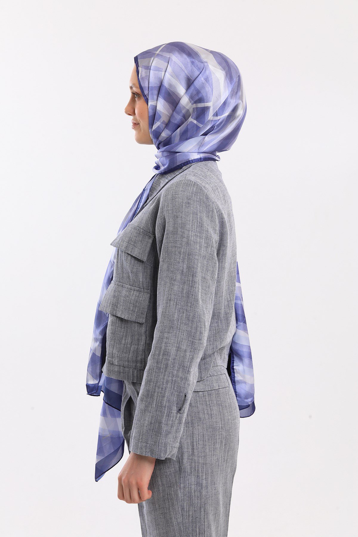 DORA SATEN SERİ ŞALGeometrik Desen Dora Saten Seri Şal Askısı İle Birlikte 75x200