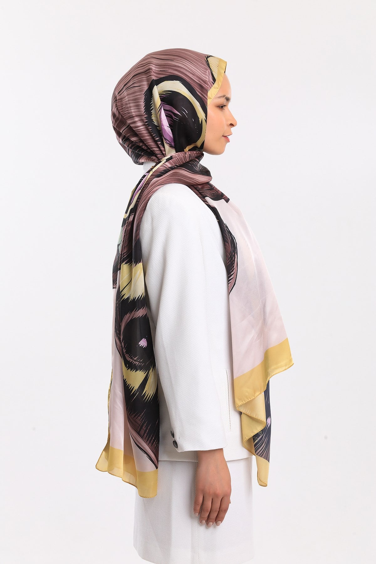 DORA SATEN SERİ ŞALKelebek Desen Dora Saten Seri Şal Askısı İle Birlikte 75x200