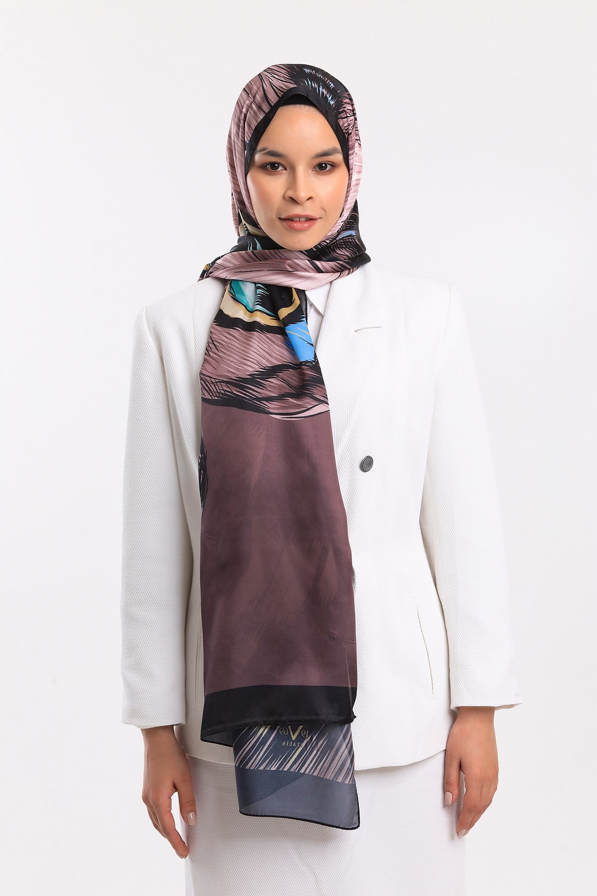 DORA SATEN SERİ ŞALKelebek Desen Dora Saten Seri Şal Askısı İle Birlikte 75x200
