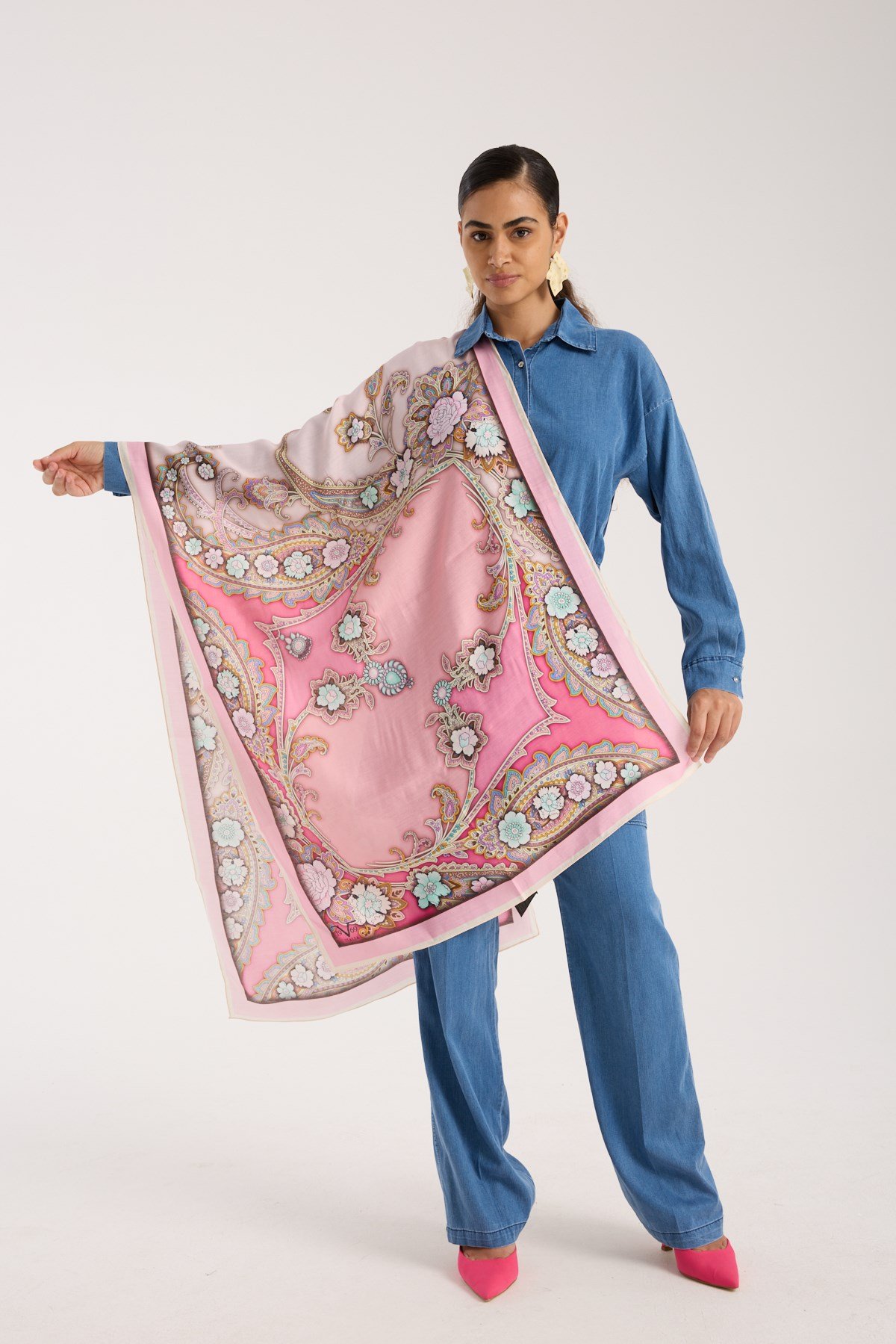 ŞALDesenli Modal Seri Şal Askısı İle Birlikte 75x200 cm