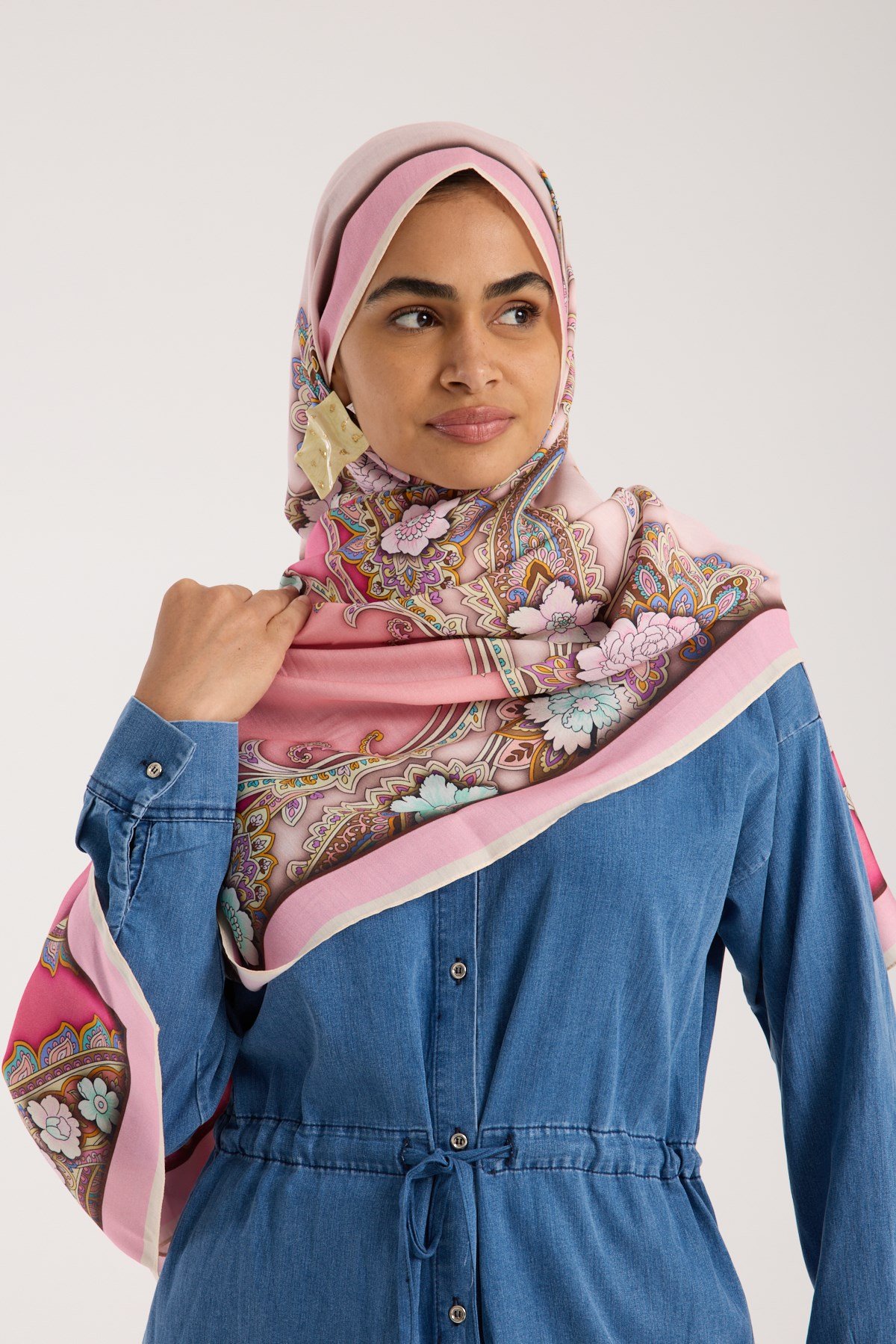 ŞALDesenli Modal Seri Şal Askısı İle Birlikte 75x200 cm