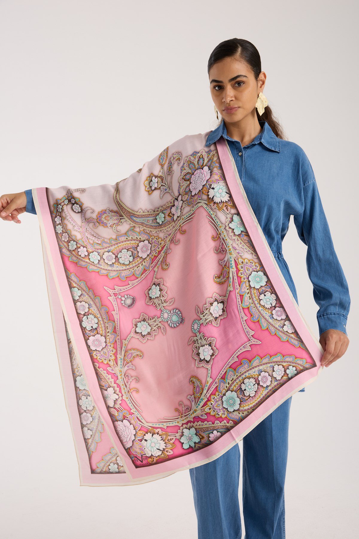 ŞALDesenli Modal Seri Şal Askısı İle Birlikte 75x200 cm