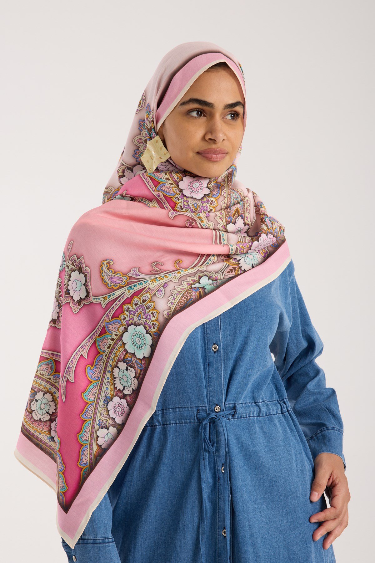 ŞALDesenli Modal Seri Şal Askısı İle Birlikte 75x200 cm