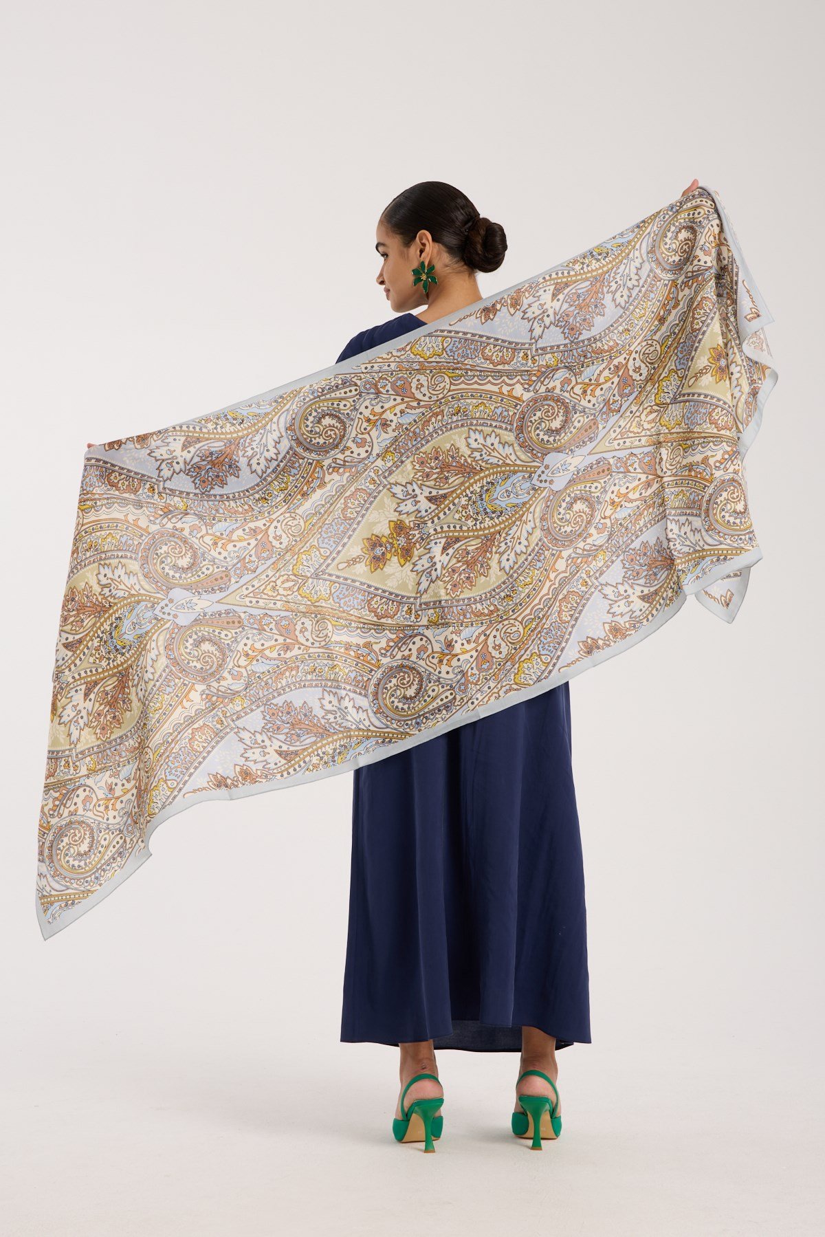 ŞALDesenli Modal Seri Şal Askısı İle Birlikte 75x200 cm
