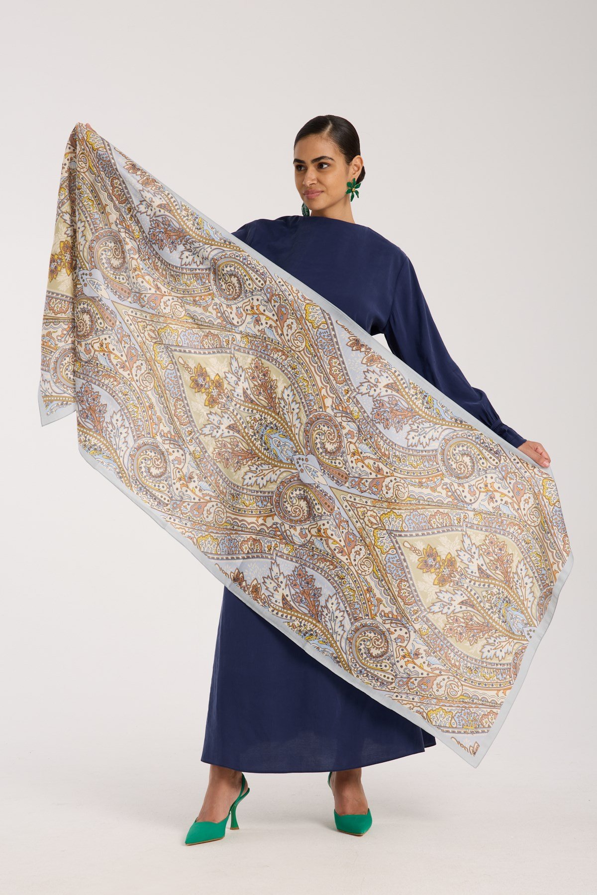ŞALDesenli Modal Seri Şal Askısı İle Birlikte 75x200 cm
