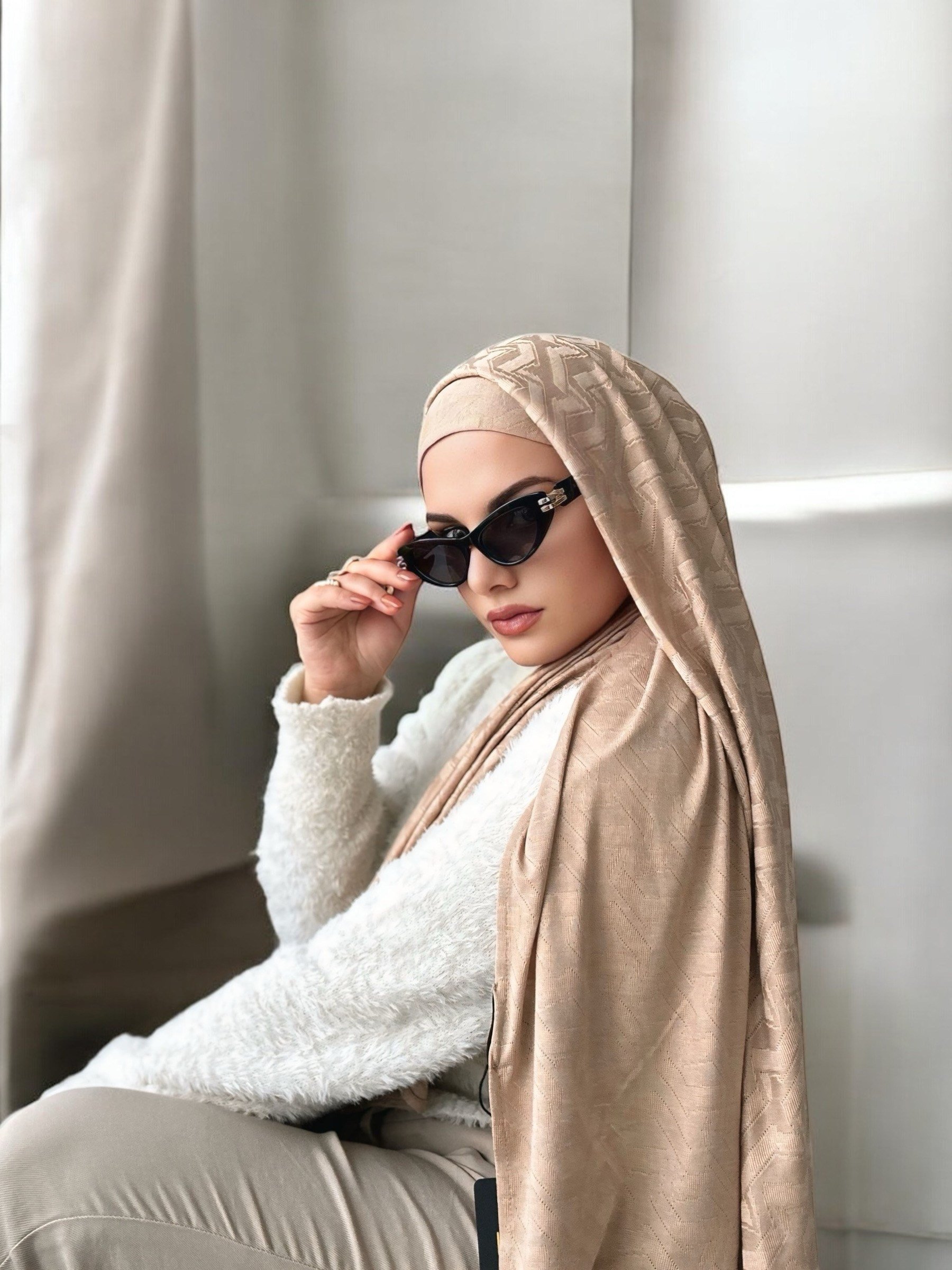 ŞALMonogram Desen Impluse Seri Şal Askısı ile Birlikte 75x200