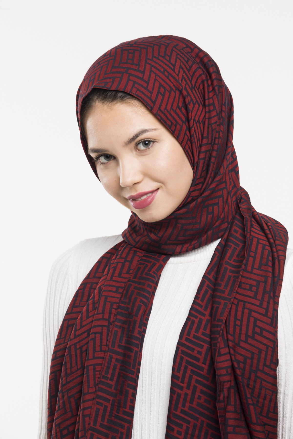JAKARLI MODAL ŞALJAKAR Desen Jakarlı Modal Seri Şal Askısı ile Birlikte 75x200 cm