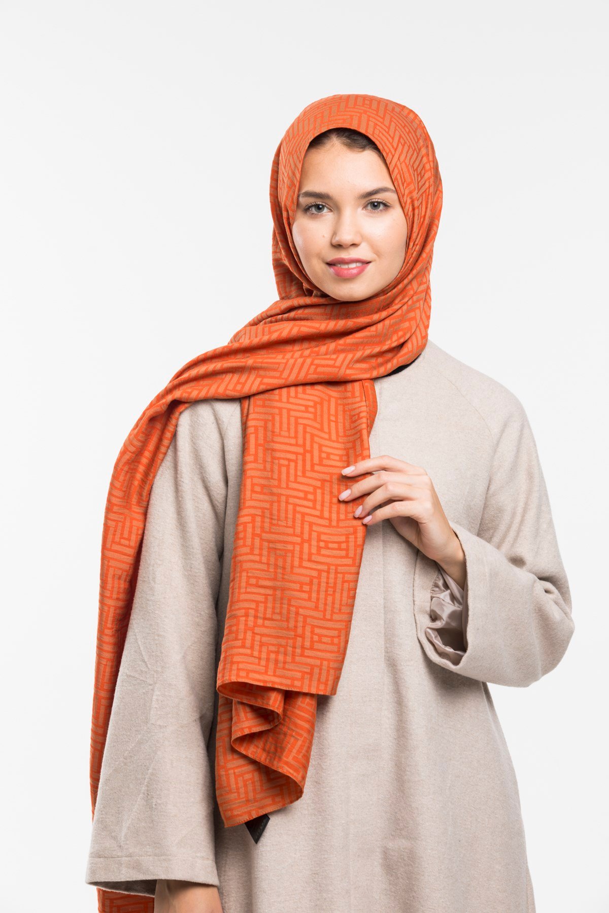 JAKARLI MODAL ŞALJAKAR Desen Jakarlı Modal Seri Şal Askısı ile Birlikte 75x200 cm