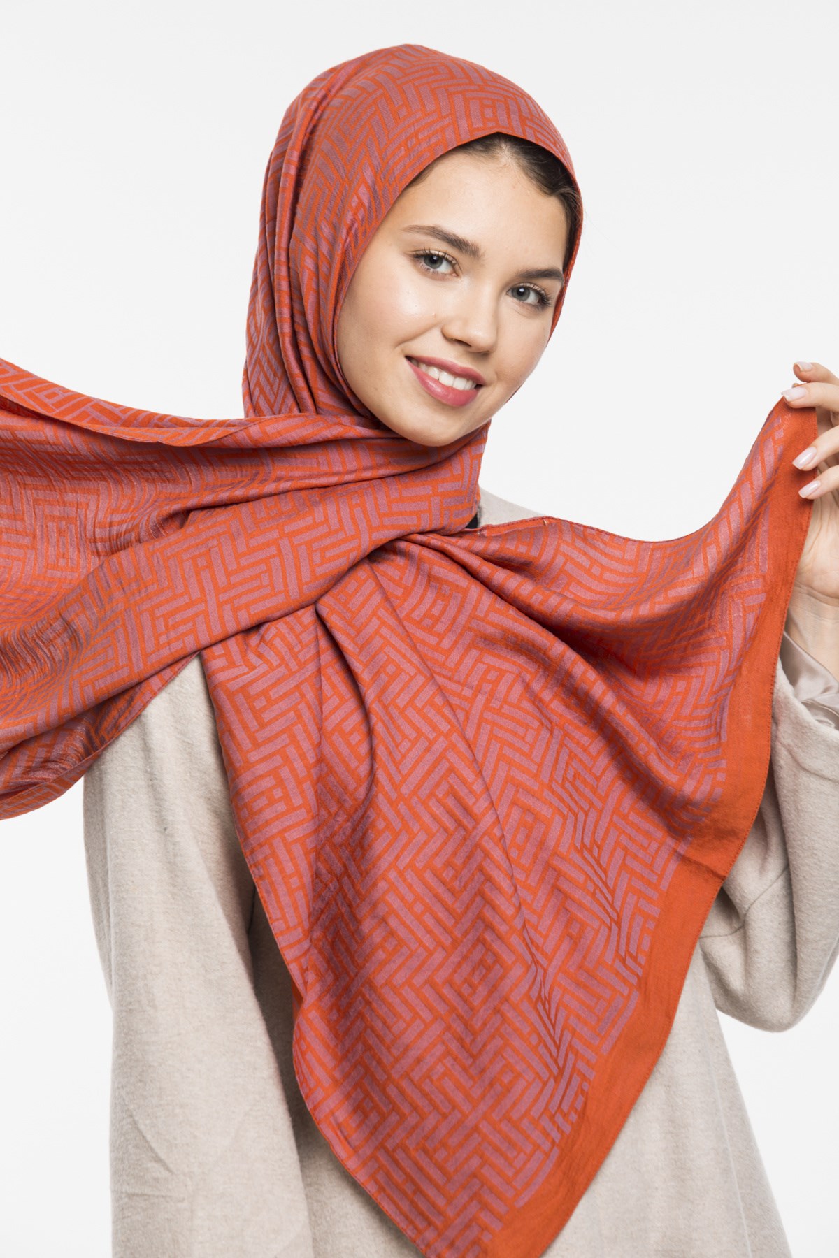 JAKARLI MODAL ŞALJAKAR Desen Jakarlı Modal Seri Şal Askısı ile Birlikte 75x200 cm