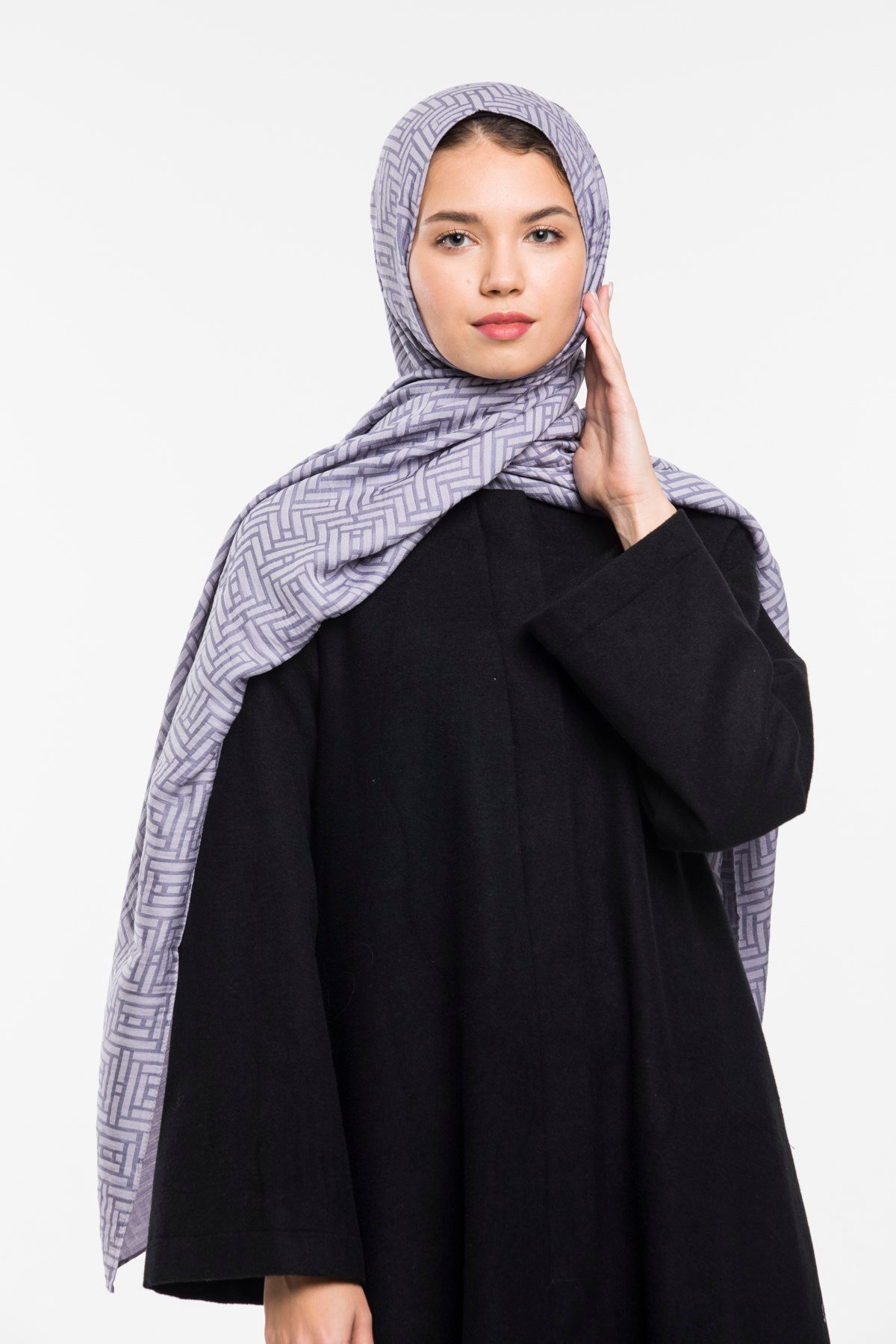 JAKARLI MODAL ŞALJAKAR Desen Jakarlı Modal Seri Şal Askısı ile Birlikte 75x200 cm