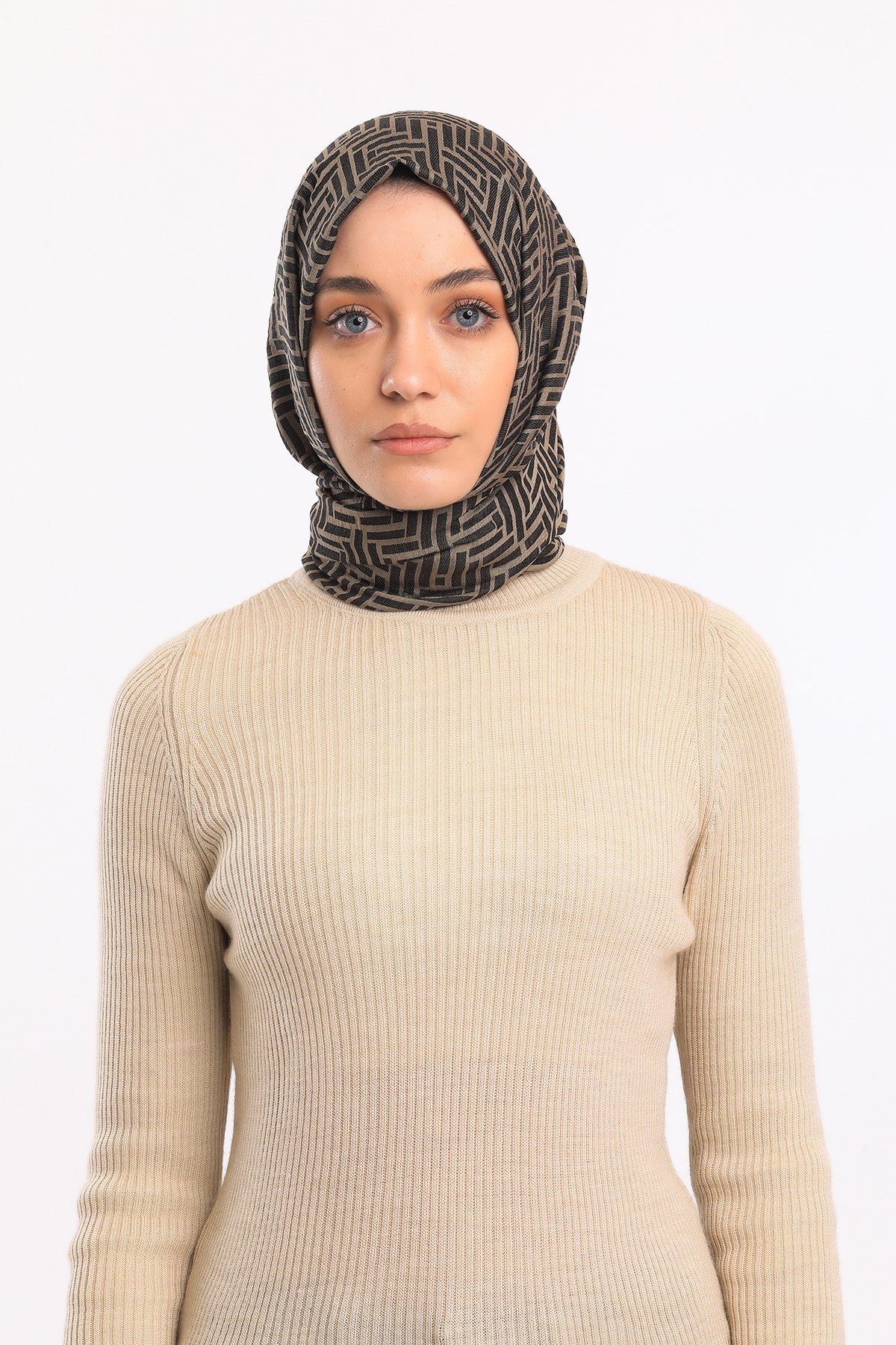 JAKARLI MODAL ŞALJAKAR Desen Jakarlı Modal Seri Şal Askısı ile Birlikte 75x200 cm