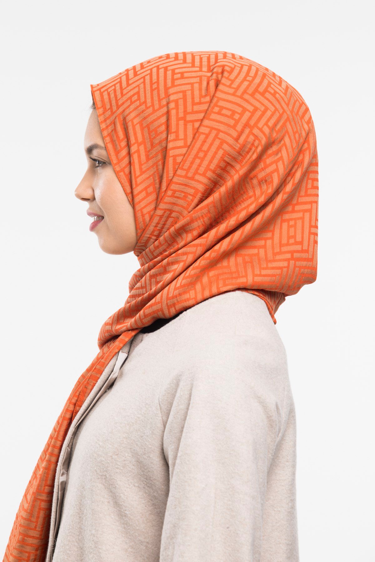 JAKARLI MODAL ŞALJAKAR Desen Jakarlı Modal Seri Şal Askısı ile Birlikte 75x200 cm