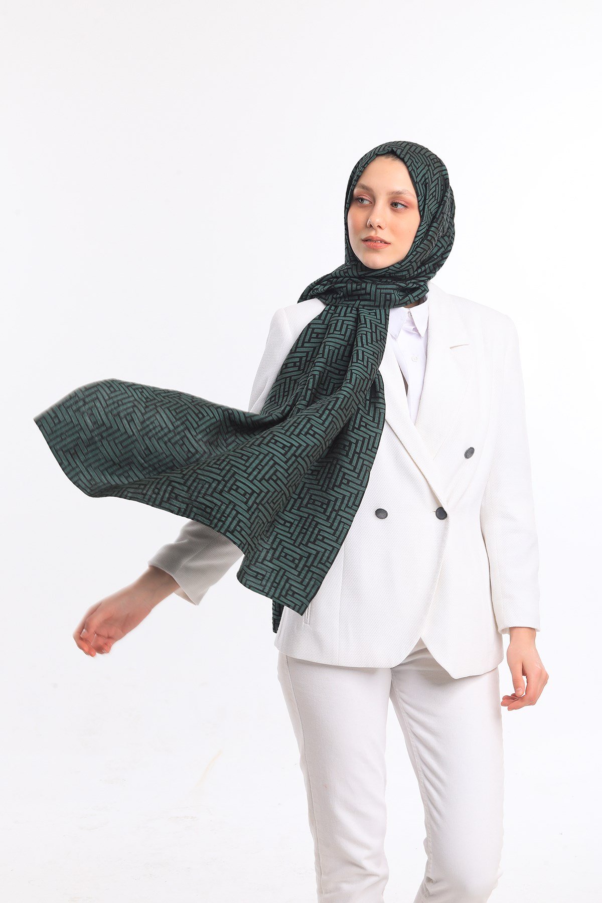 JAKARLI MODAL ŞALJAKAR Desen Jakarlı Modal Seri Şal Askısı ile Birlikte 75x200 cm