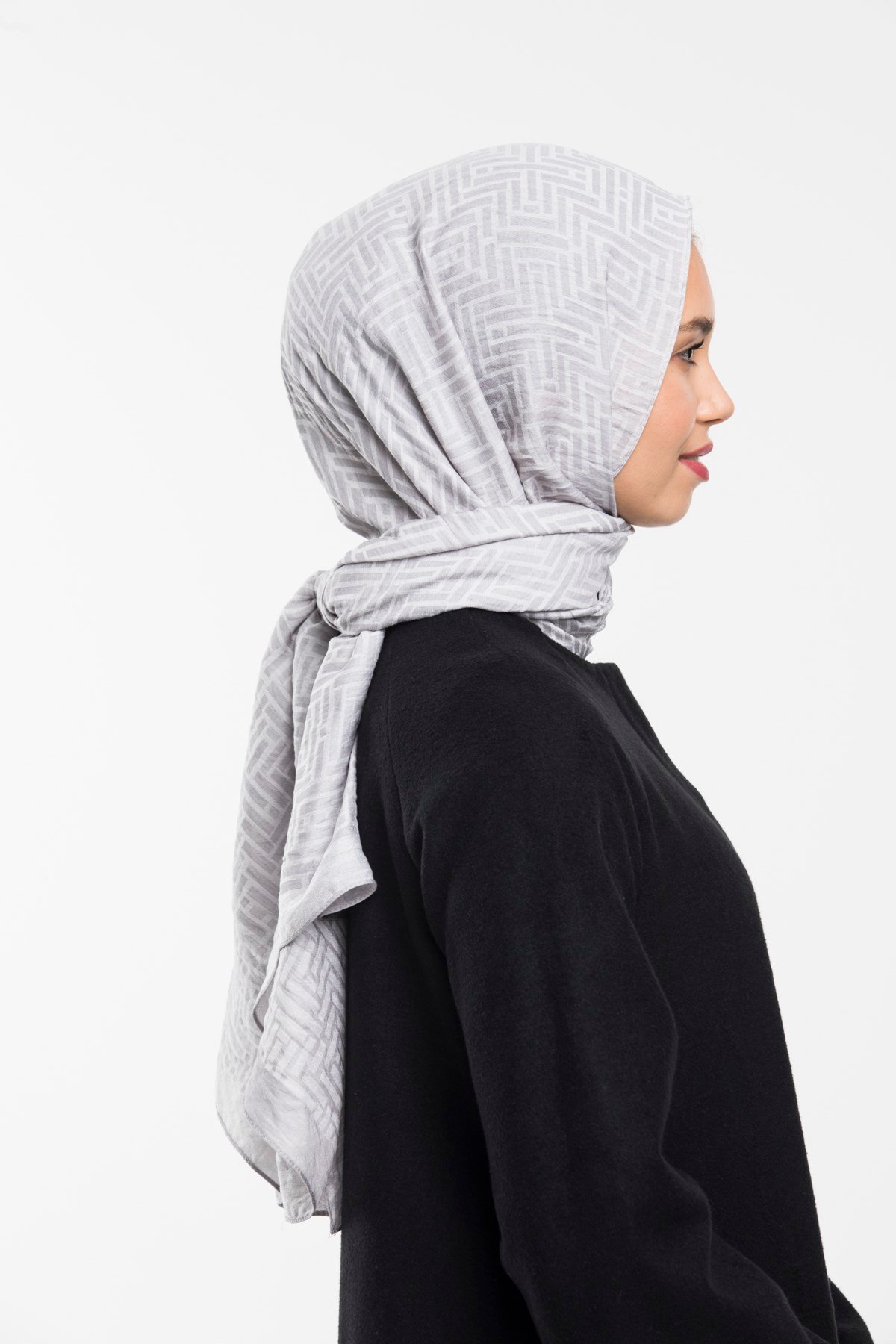 JAKARLI MODAL ŞALJAKAR Desen Jakarlı Modal Seri Şal Askısı ile Birlikte 75x200 cm