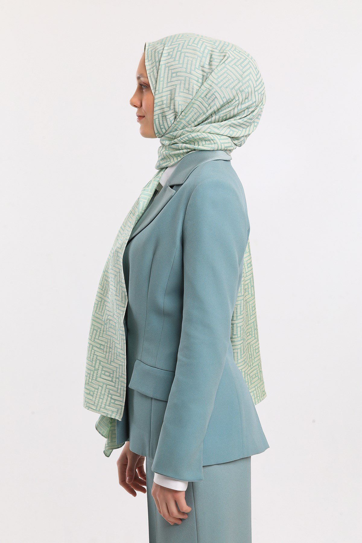 JAKARLI MODAL ŞALJAKAR Desen Jakarlı Modal Seri Şal Askısı ile Birlikte 75x200 cm