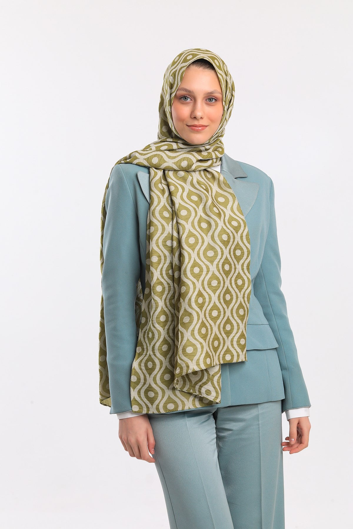 ŞALHelezon Desen Jakarlı Modal Seri Şal Askısı ile Birlikte 75x200 cm