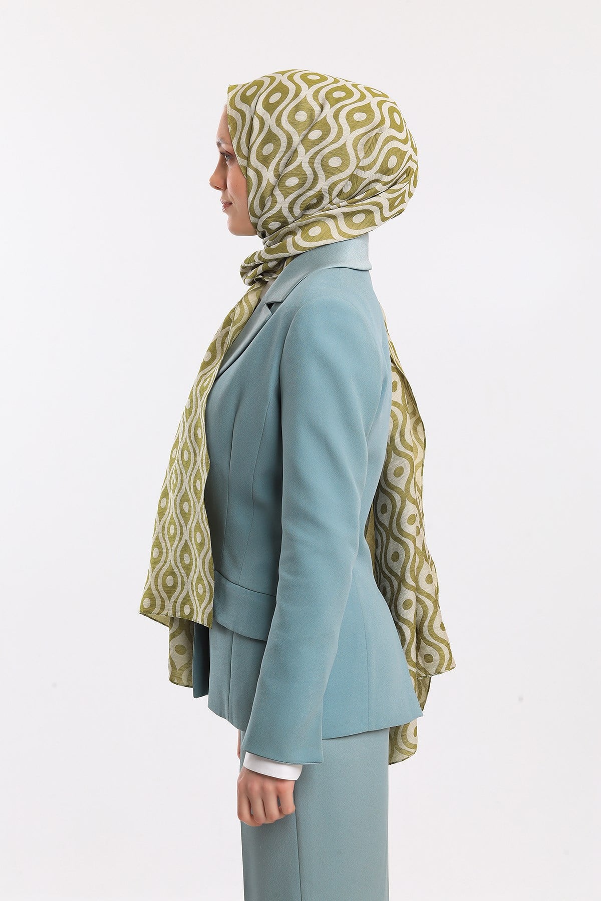 ŞALHelezon Desen Jakarlı Modal Seri Şal Askısı ile Birlikte 75x200 cm