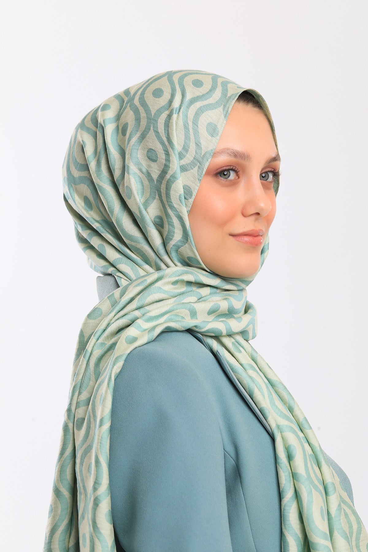 ŞALHelezon Desen Jakarlı Modal Seri Şal Askısı ile Birlikte 75x200 cm