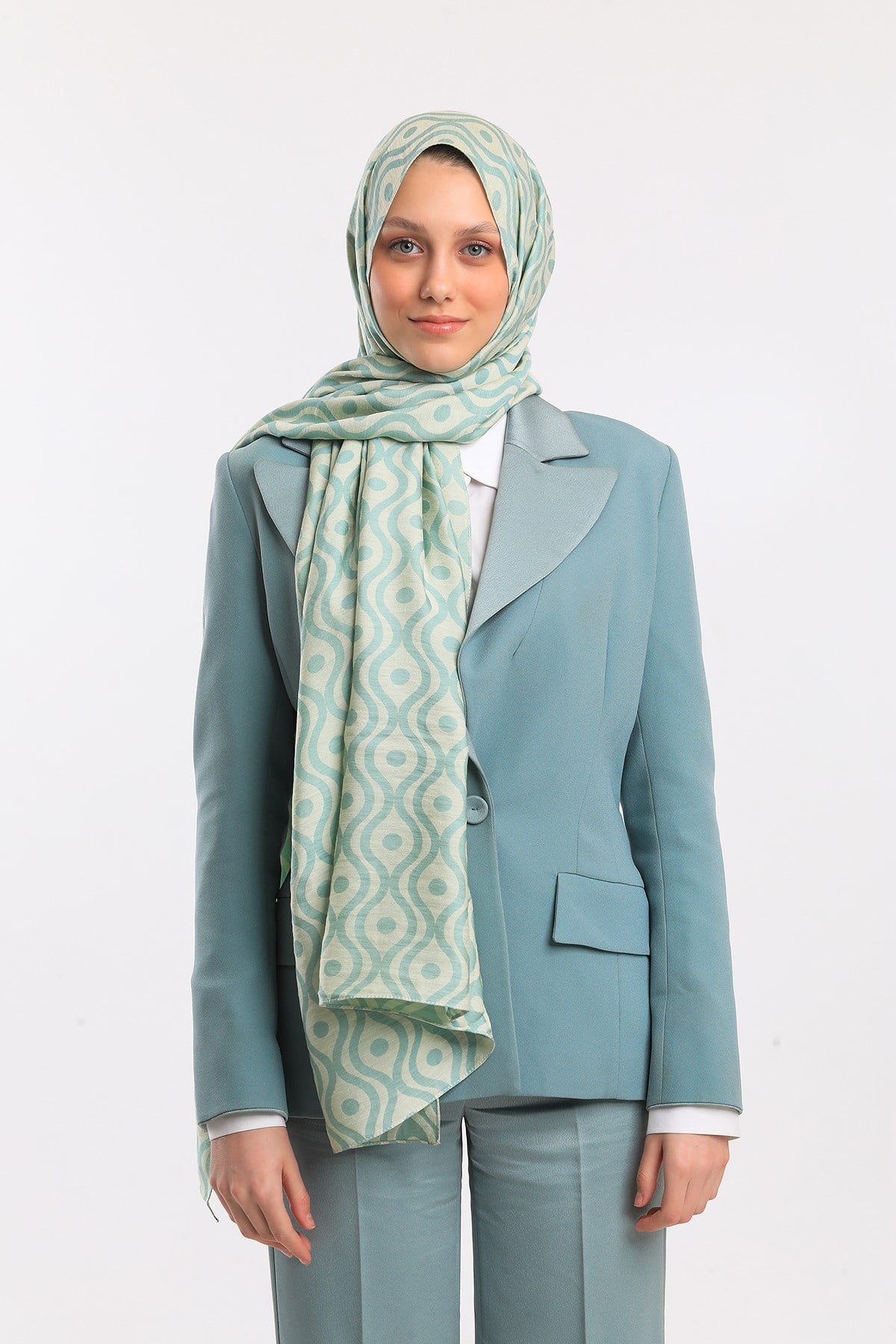 ŞALHelezon Desen Jakarlı Modal Seri Şal Askısı ile Birlikte 75x200 cm