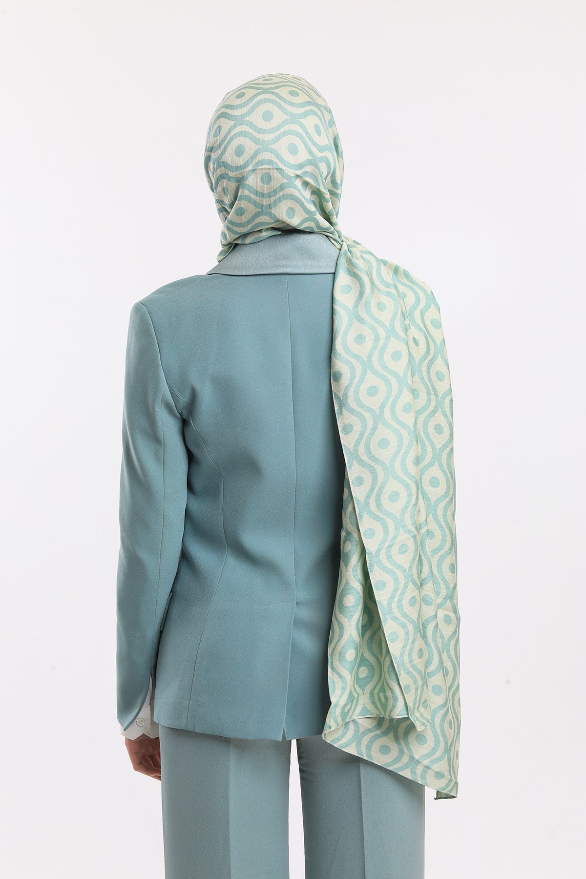 ŞALHelezon Desen Jakarlı Modal Seri Şal Askısı ile Birlikte 75x200 cm