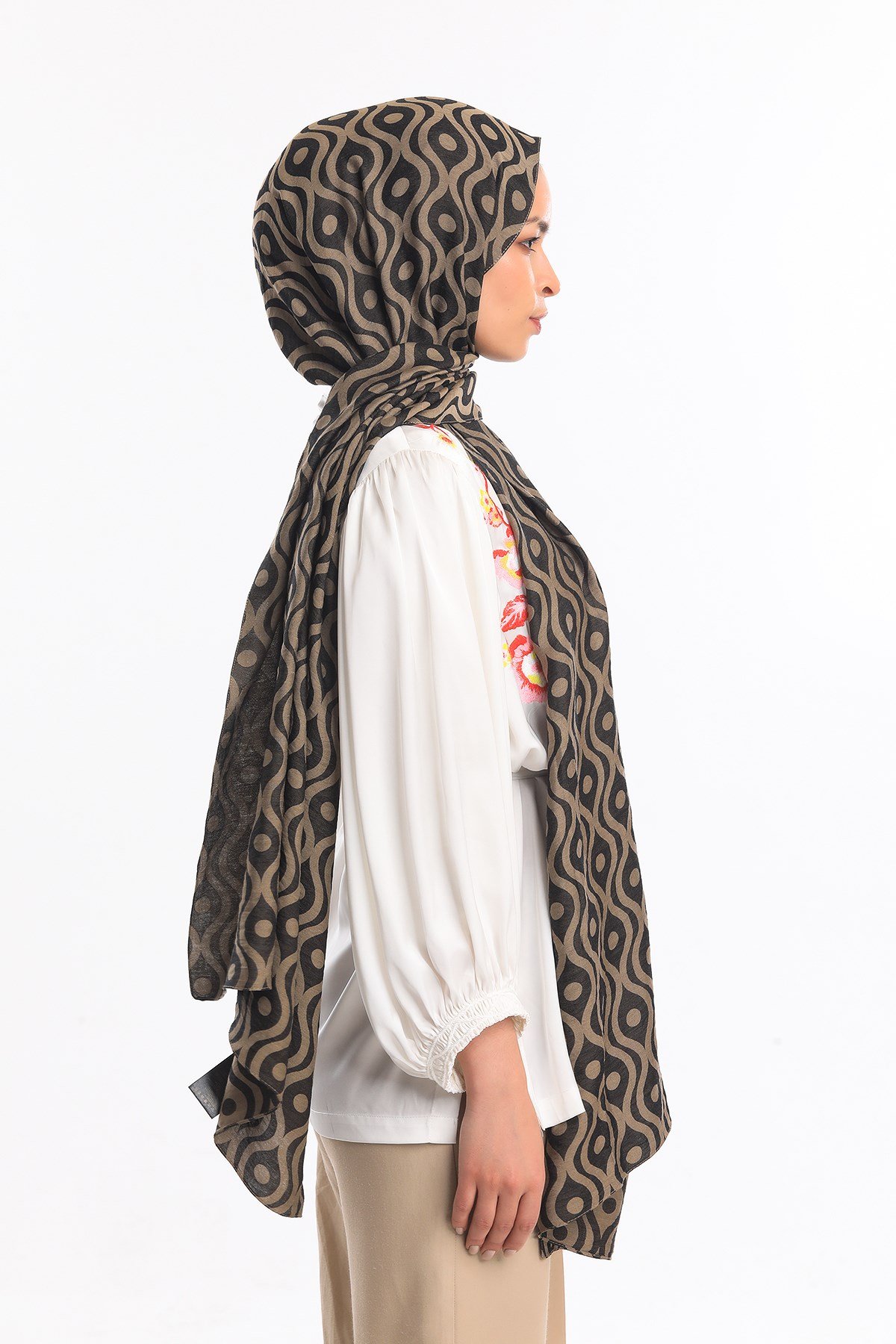 ŞALHelezon Desen Jakarlı Modal Seri Şal Askısı ile Birlikte 75x200 cm
