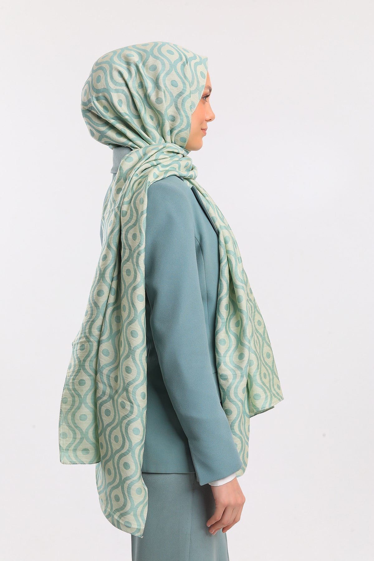 ŞALHelezon Desen Jakarlı Modal Seri Şal Askısı ile Birlikte 75x200 cm