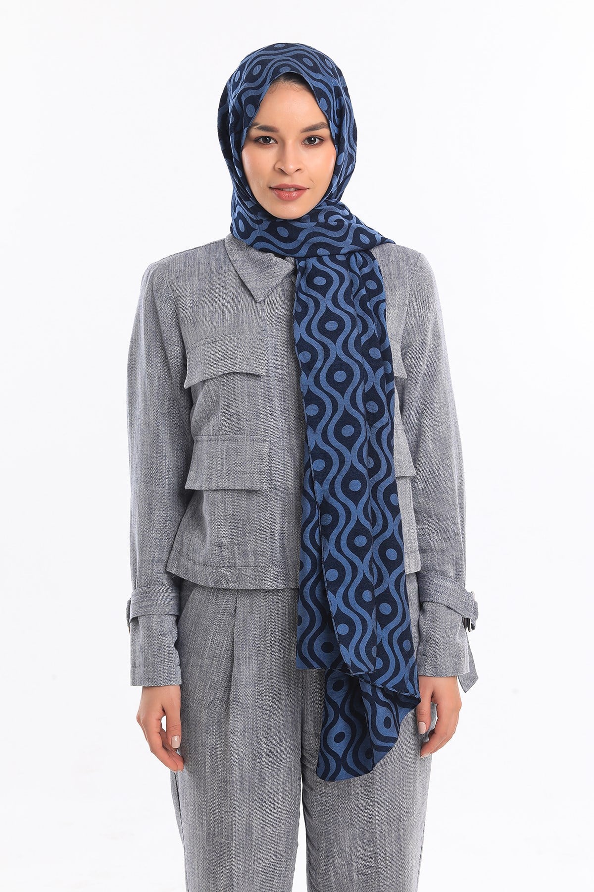 ŞALHelezon Desen Jakarlı Modal Seri Şal Askısı ile Birlikte 75x200 cm