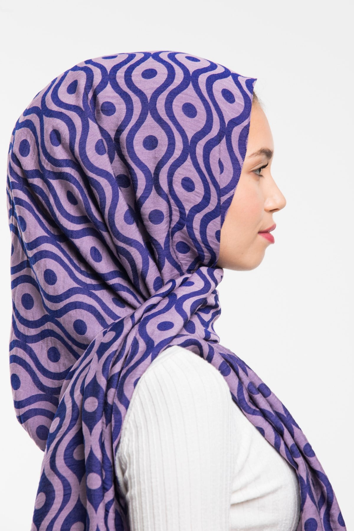 ŞALHelezon Desen Jakarlı Modal Seri Şal Askısı ile Birlikte 75x200 cm
