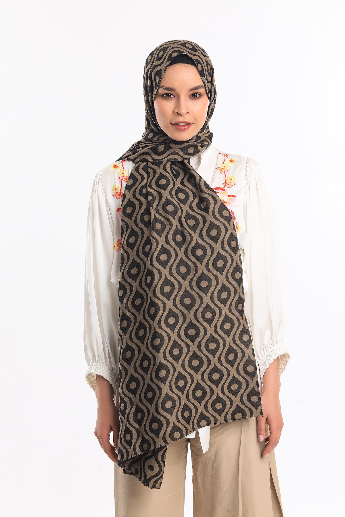 ŞALHelezon Desen Jakarlı Modal Seri Şal Askısı ile Birlikte 75x200 cm