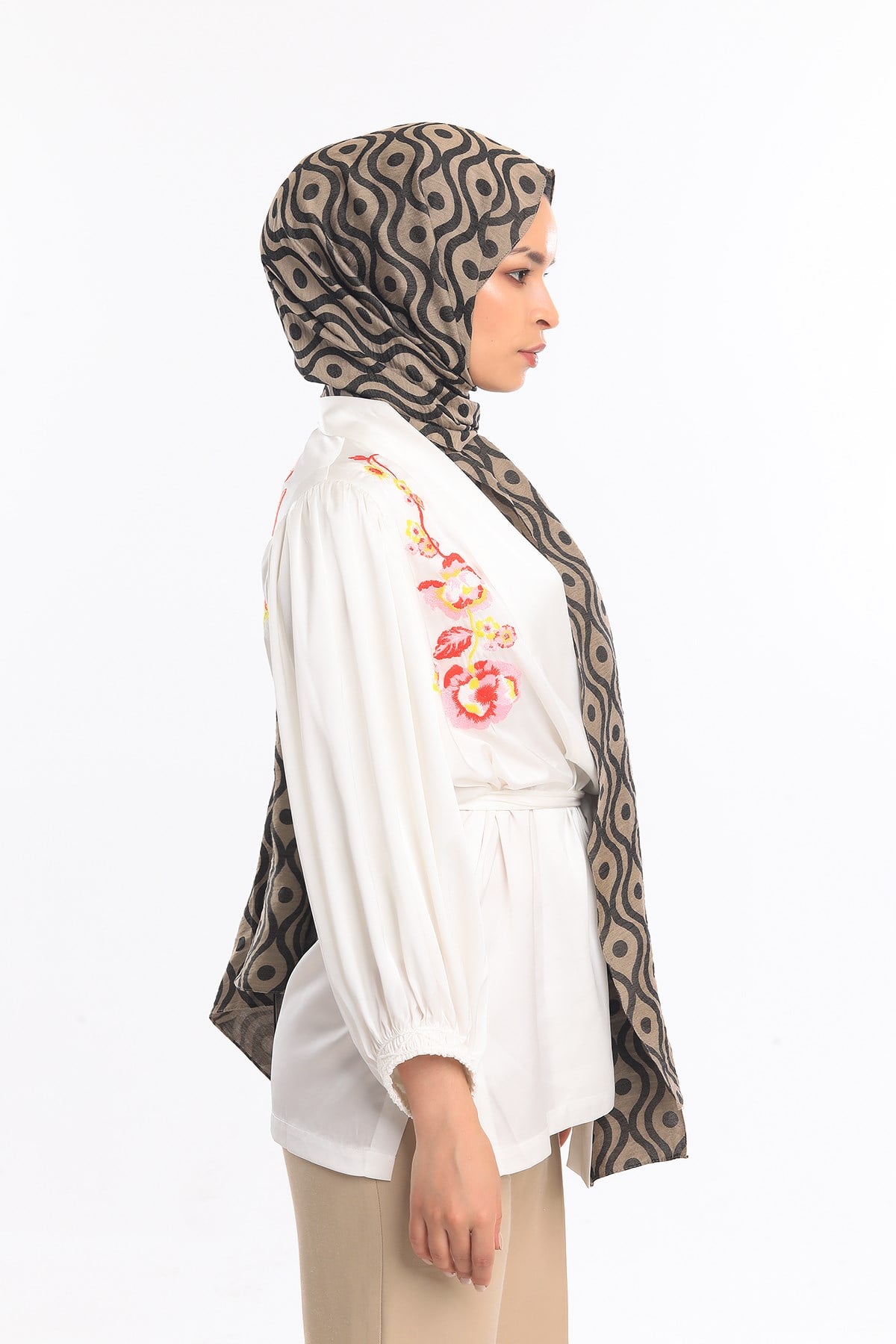 ŞALHelezon Desen Jakarlı Modal Seri Şal Askısı ile Birlikte 75x200 cm