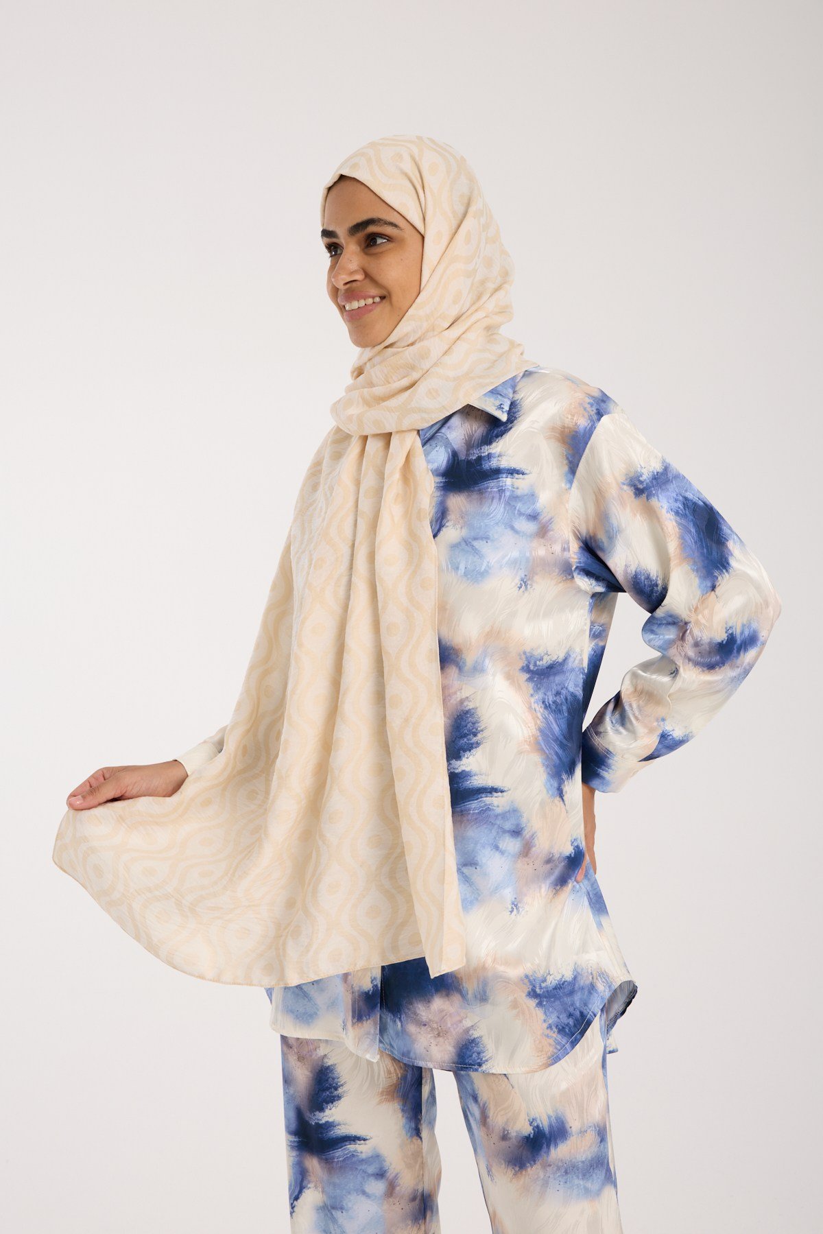 ShawlHelezon Desen Jakarlı Modal Seri Şal Askısı ile Birlikte 75x200 cm