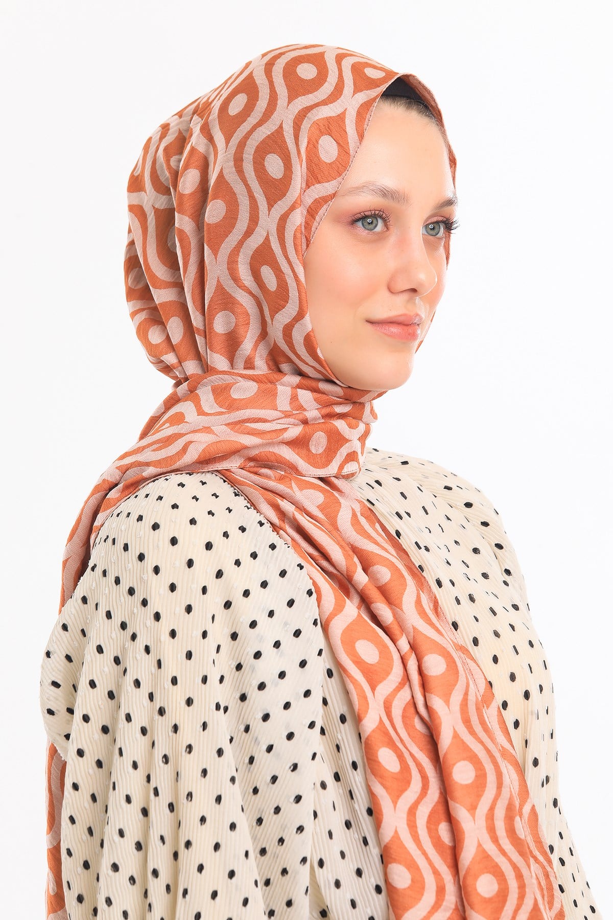 ŞALHelezon Desen Jakarlı Modal Seri Şal Askısı ile Birlikte 75x200 cm