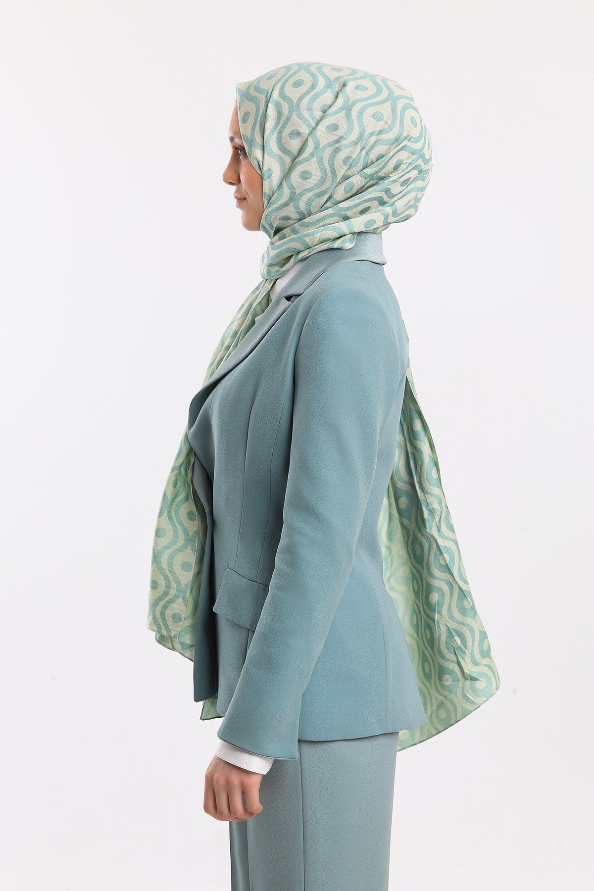 ŞALHelezon Desen Jakarlı Modal Seri Şal Askısı ile Birlikte 75x200 cm