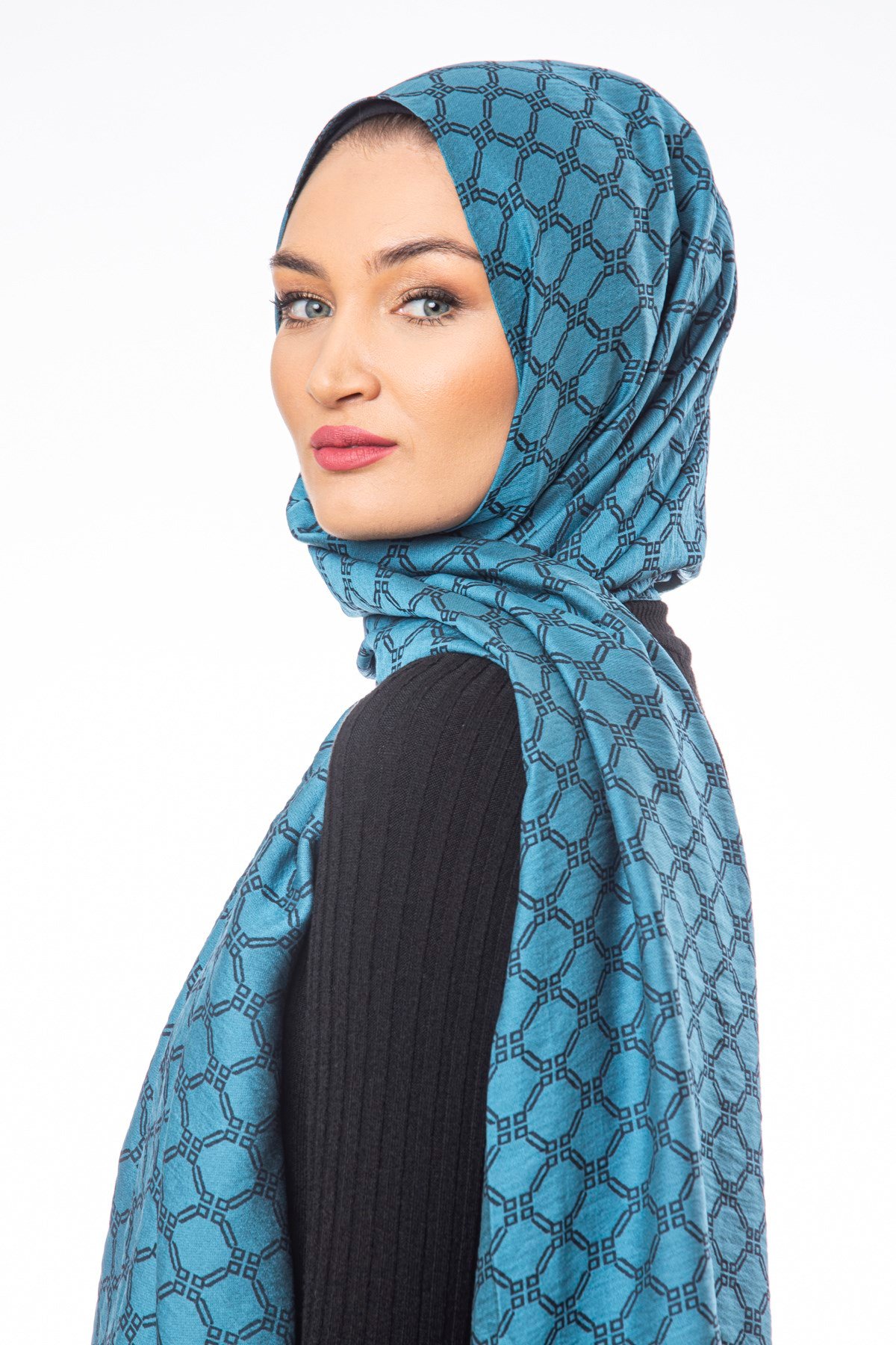 JAKARLI MODAL ŞALHelezon Desen Jakarlı Modal Seri Şal Askısı ile Birlikte 75x200 cm
