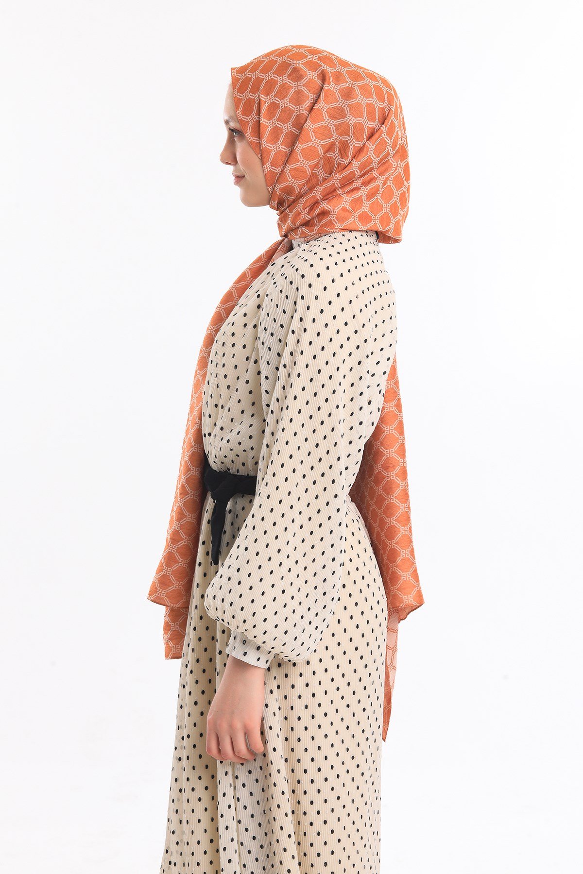 JAKARLI MODAL ŞALHelezon Desen Jakarlı Modal Seri Şal Askısı ile Birlikte 75x200 cm