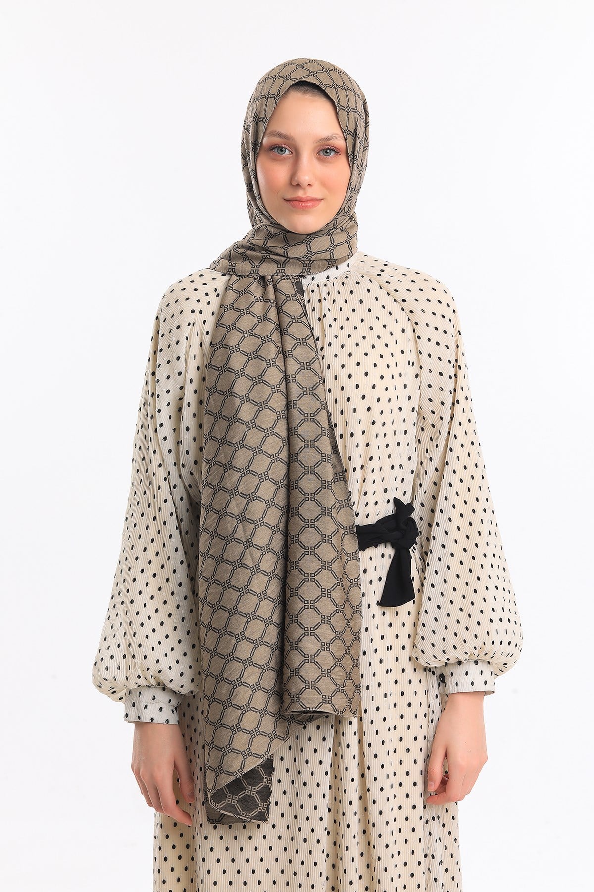 JAKARLI MODAL ŞALHelezon Desen Jakarlı Modal Seri Şal Askısı ile Birlikte 75x200 cm
