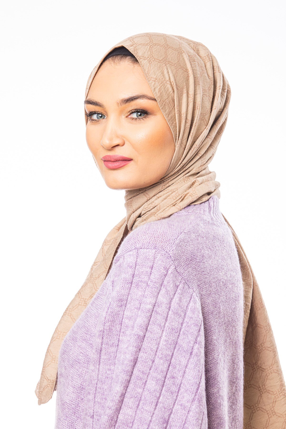 JAKARLI MODAL ŞALHelezon Desen Jakarlı Modal Seri Şal Askısı ile Birlikte 75x200 cm