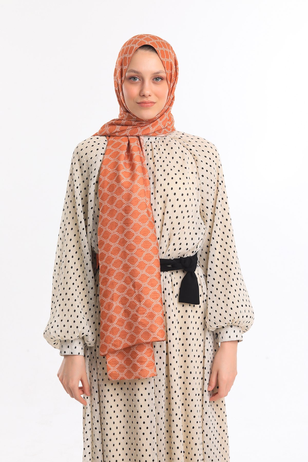JAKARLI MODAL ŞALHelezon Desen Jakarlı Modal Seri Şal Askısı ile Birlikte 75x200 cm