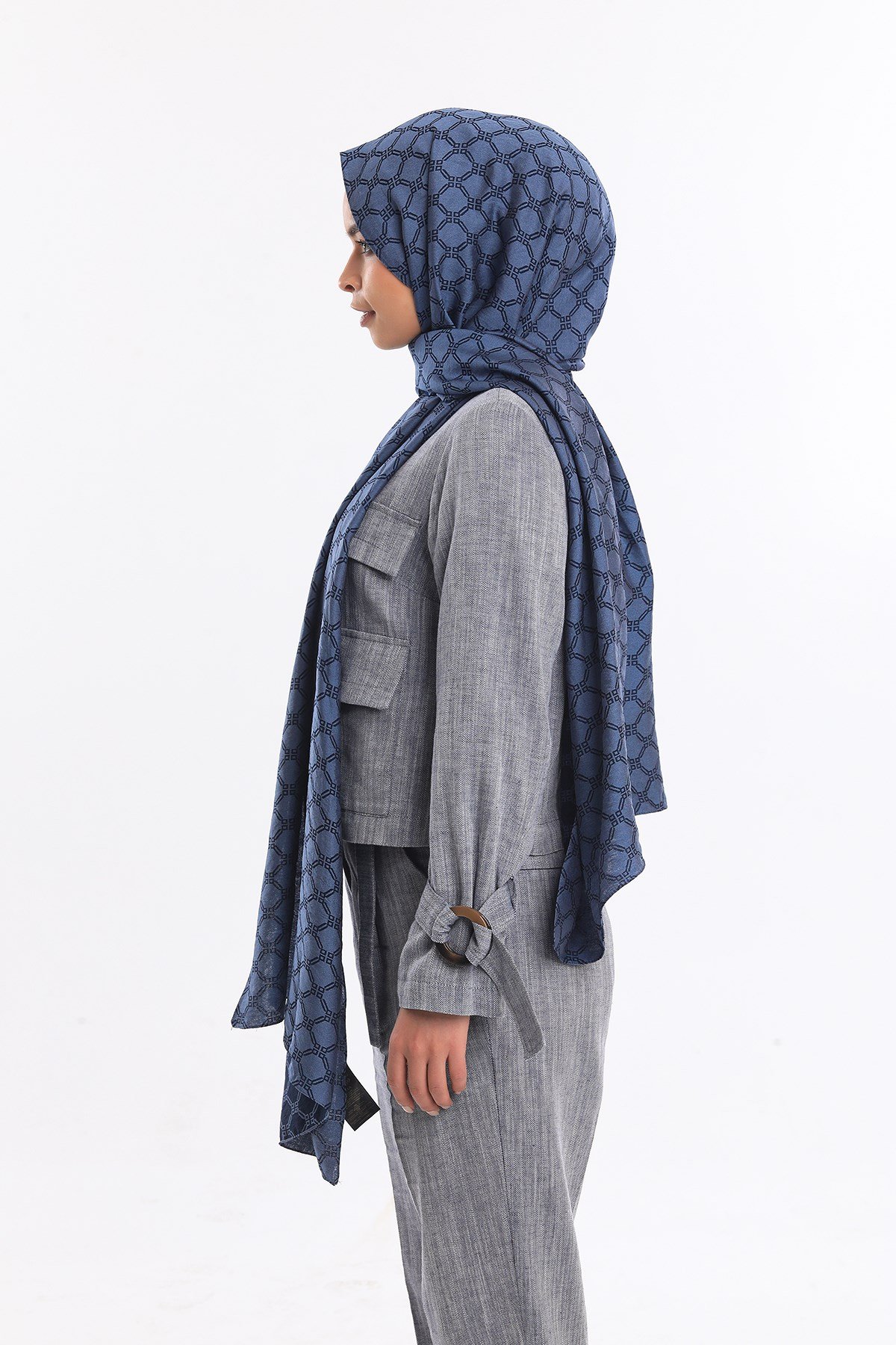 JAKARLI MODAL ŞALHelezon Desen Jakarlı Modal Seri Şal Askısı ile Birlikte 75x200 cm