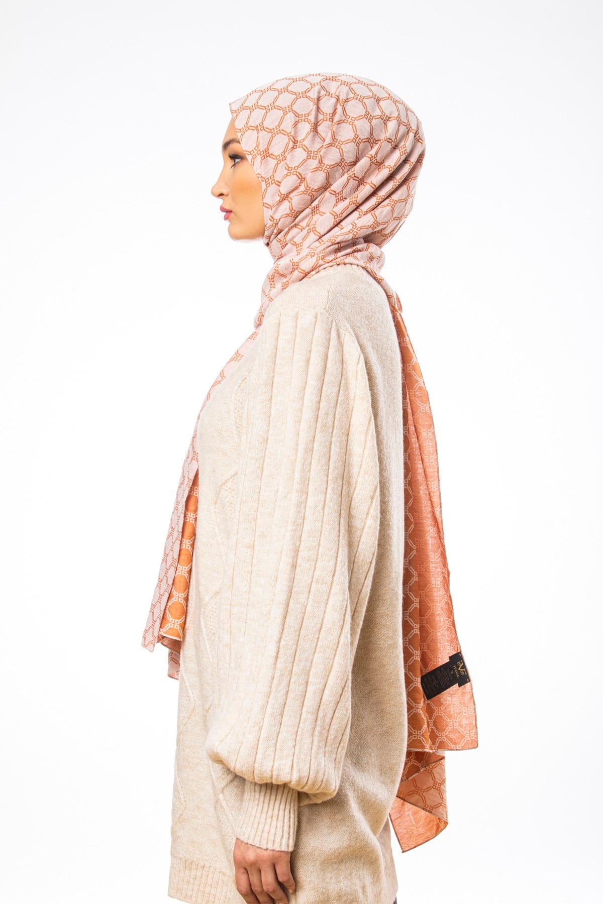 JAKARLI MODAL ŞALHelezon Desen Jakarlı Modal Seri Şal Askısı ile Birlikte 75x200 cm