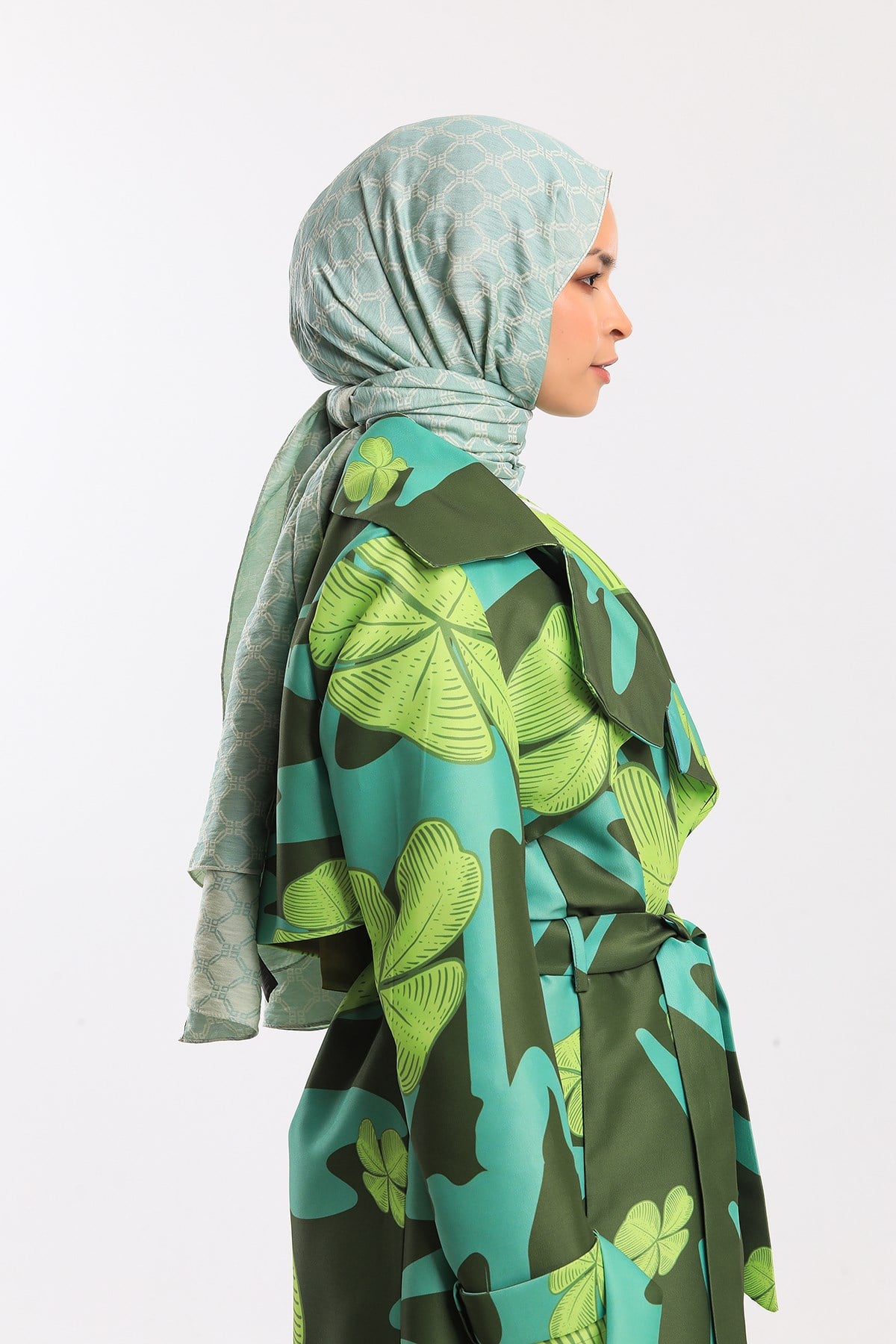 JAKARLI MODAL ŞALHelezon Desen Jakarlı Modal Seri Şal Askısı ile Birlikte 75x200 cm