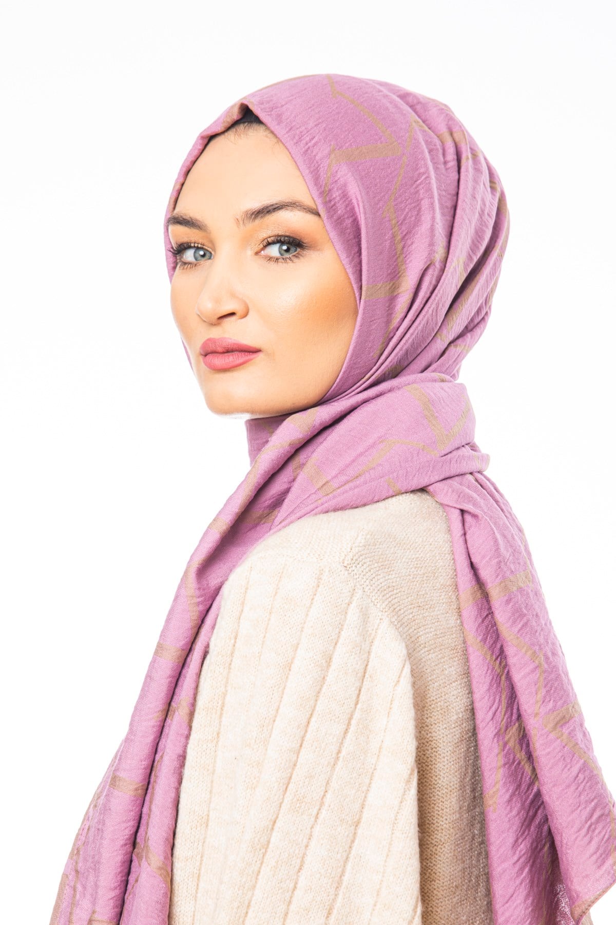 JAKARLI MODAL ŞALHelezon Desen Jakarlı Modal Seri Şal Askısı ile Birlikte 75x200 cm