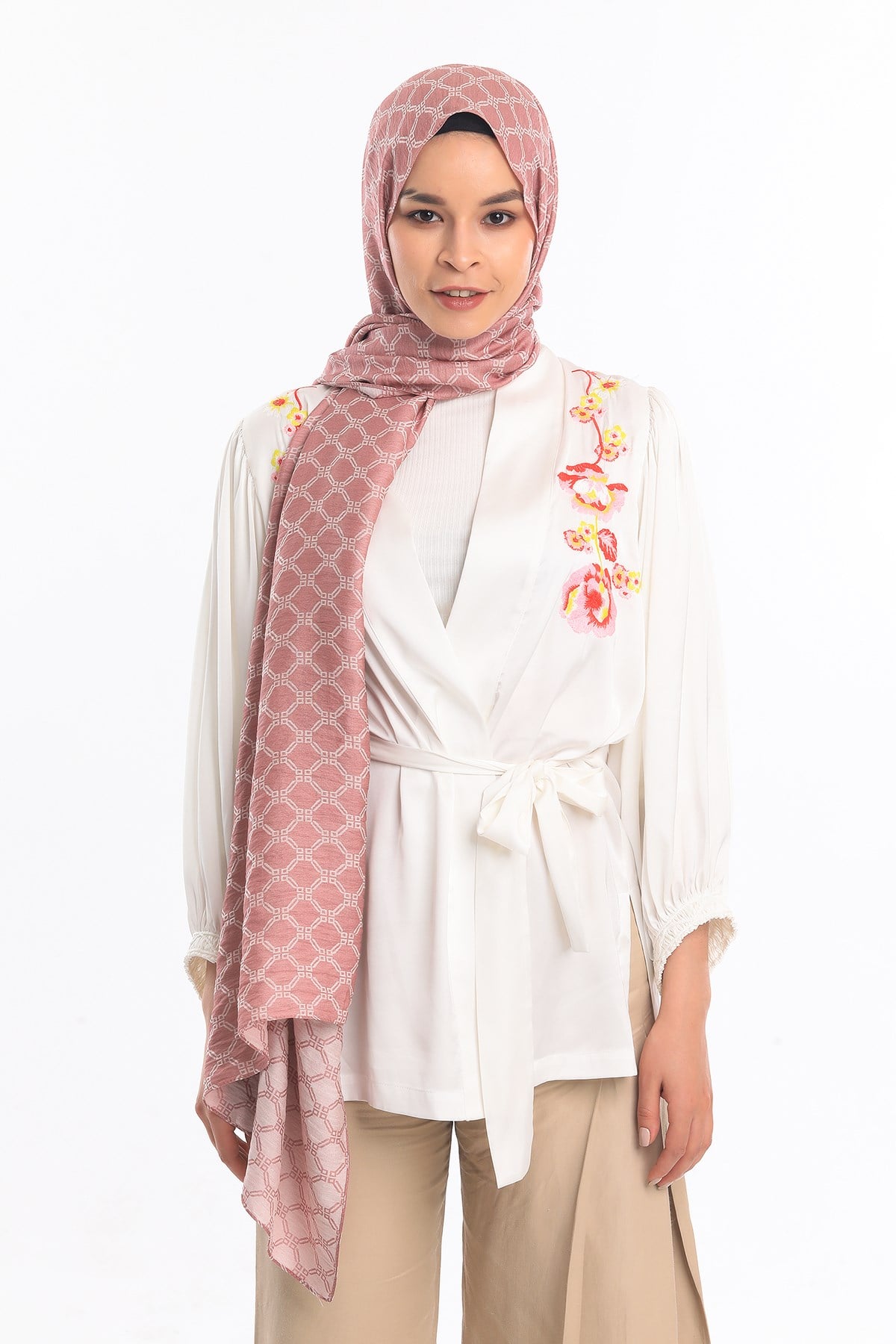JAKARLI MODAL ŞALHelezon Desen Jakarlı Modal Seri Şal Askısı ile Birlikte 75x200 cm